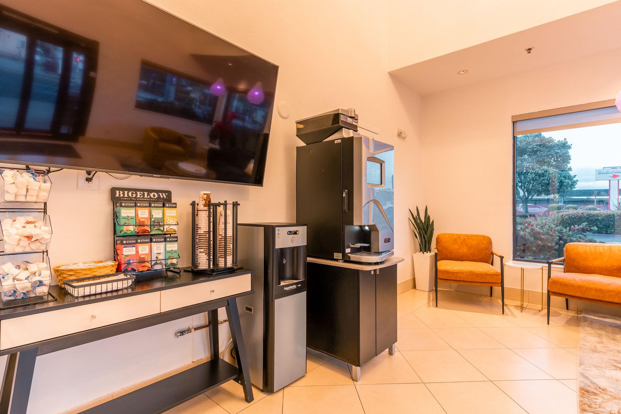 Vista Lobby Hotel Aluxor SFO