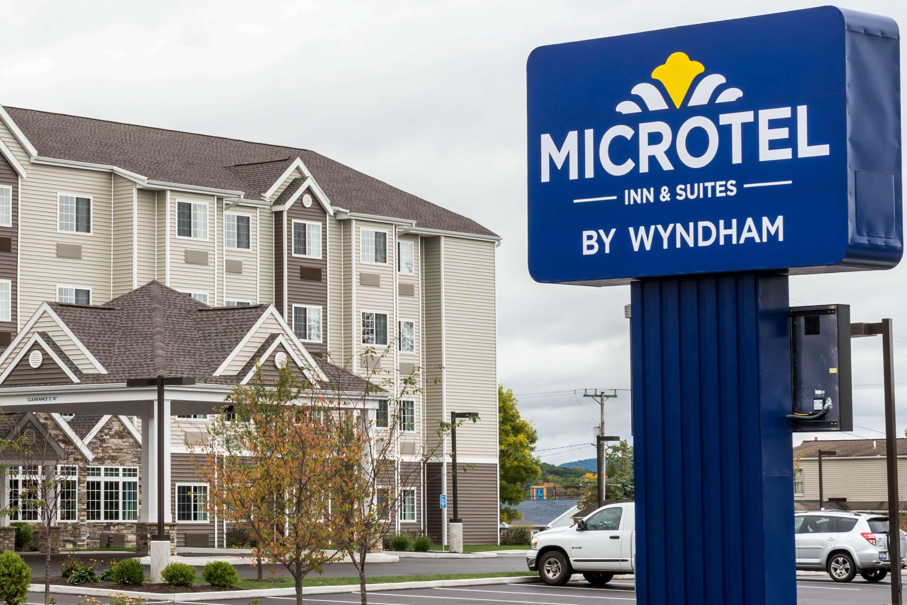 Vista Exterior Microtel Inn & Suites By Wyndham Altoona