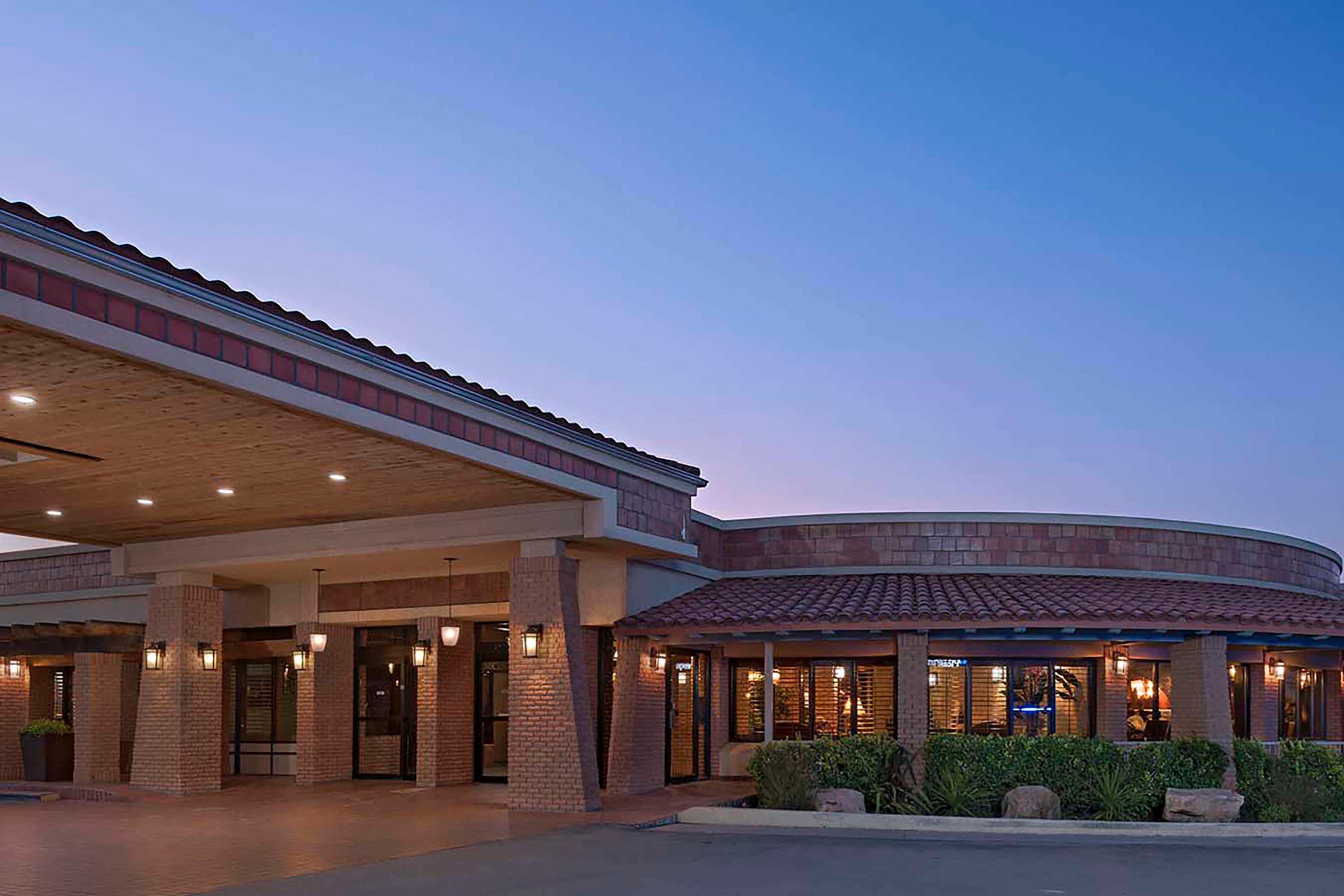 Vista Exterior Stevens Inn a Howard Johnson by Wyndham