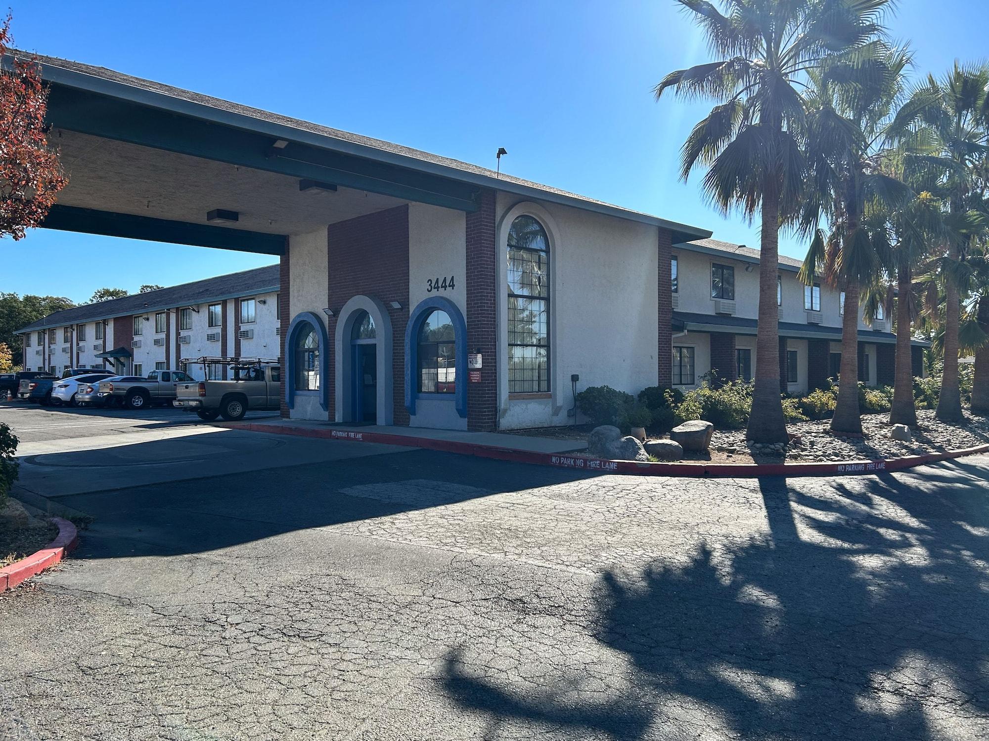Varios Studio 6 Suites Cameron Park, CA – Folsom