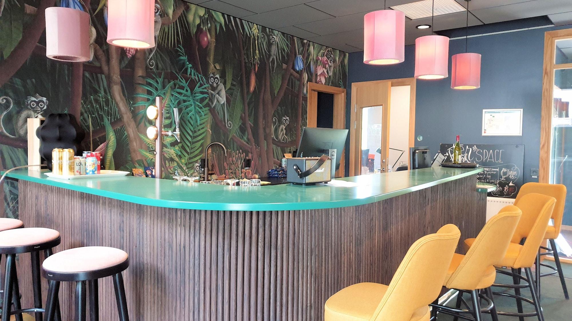 Vista Lobby Treetop Spa Hangout & Hotel