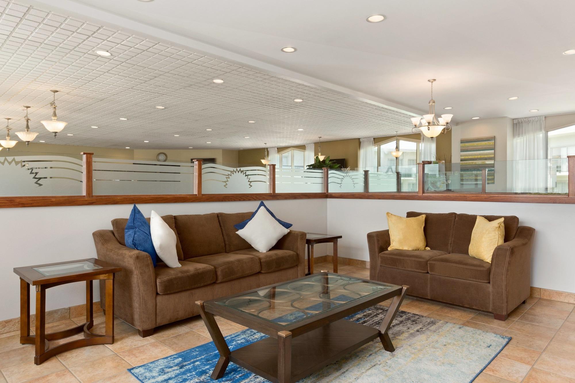 Vista Lobby Days Inn by Wyndham London