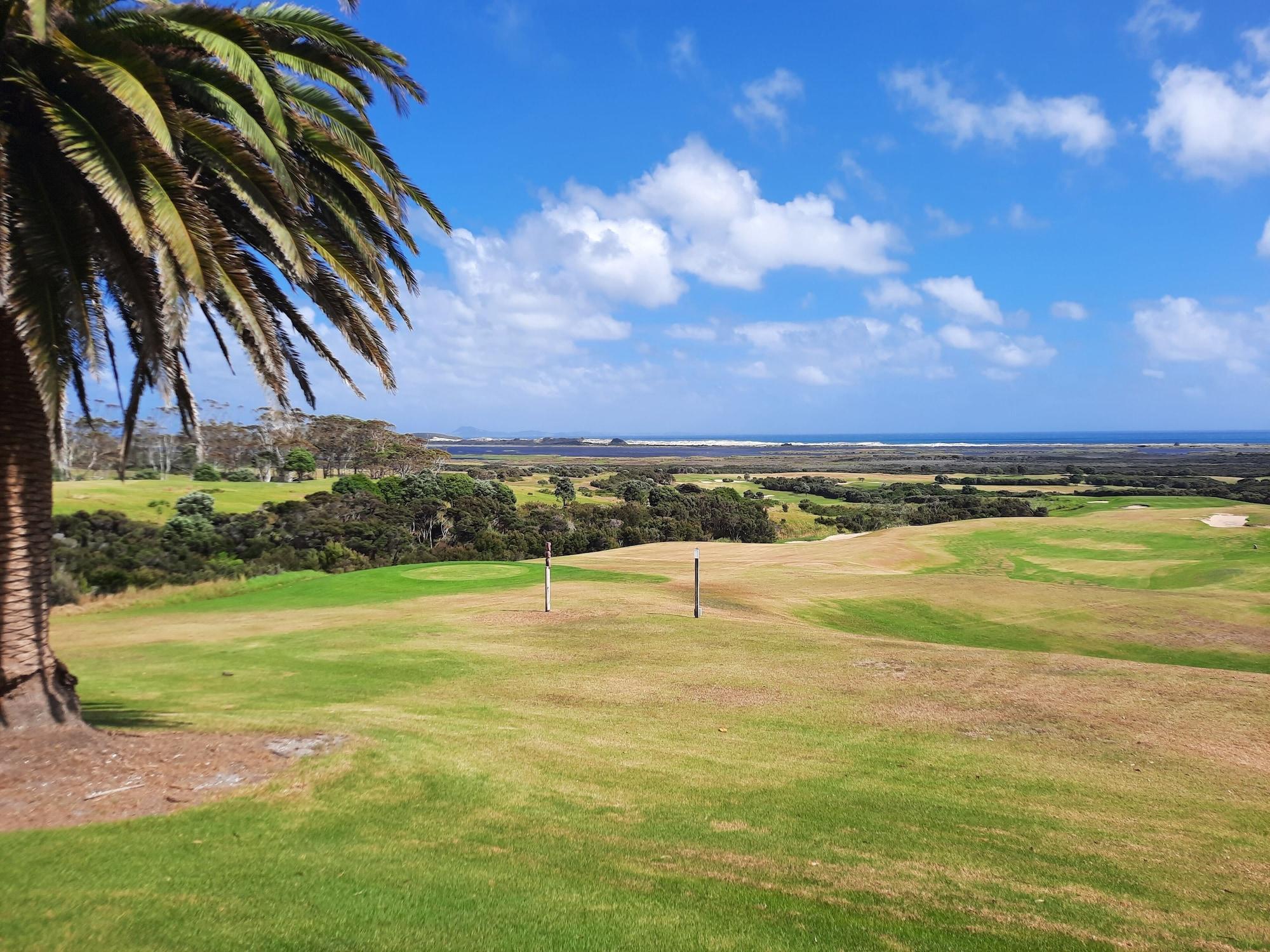 Praia Carrington Estate