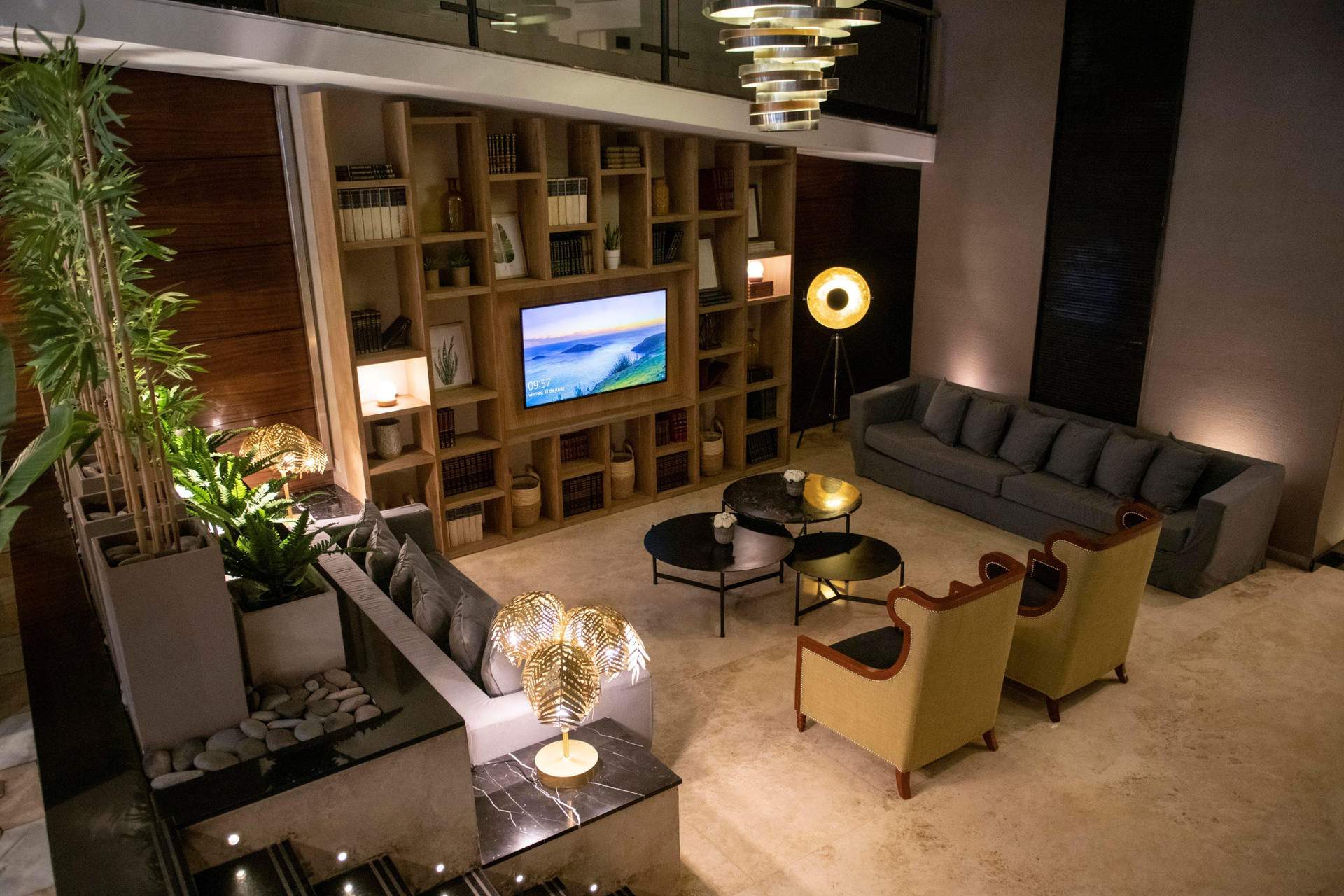 Vista Lobby Grand King Hotel