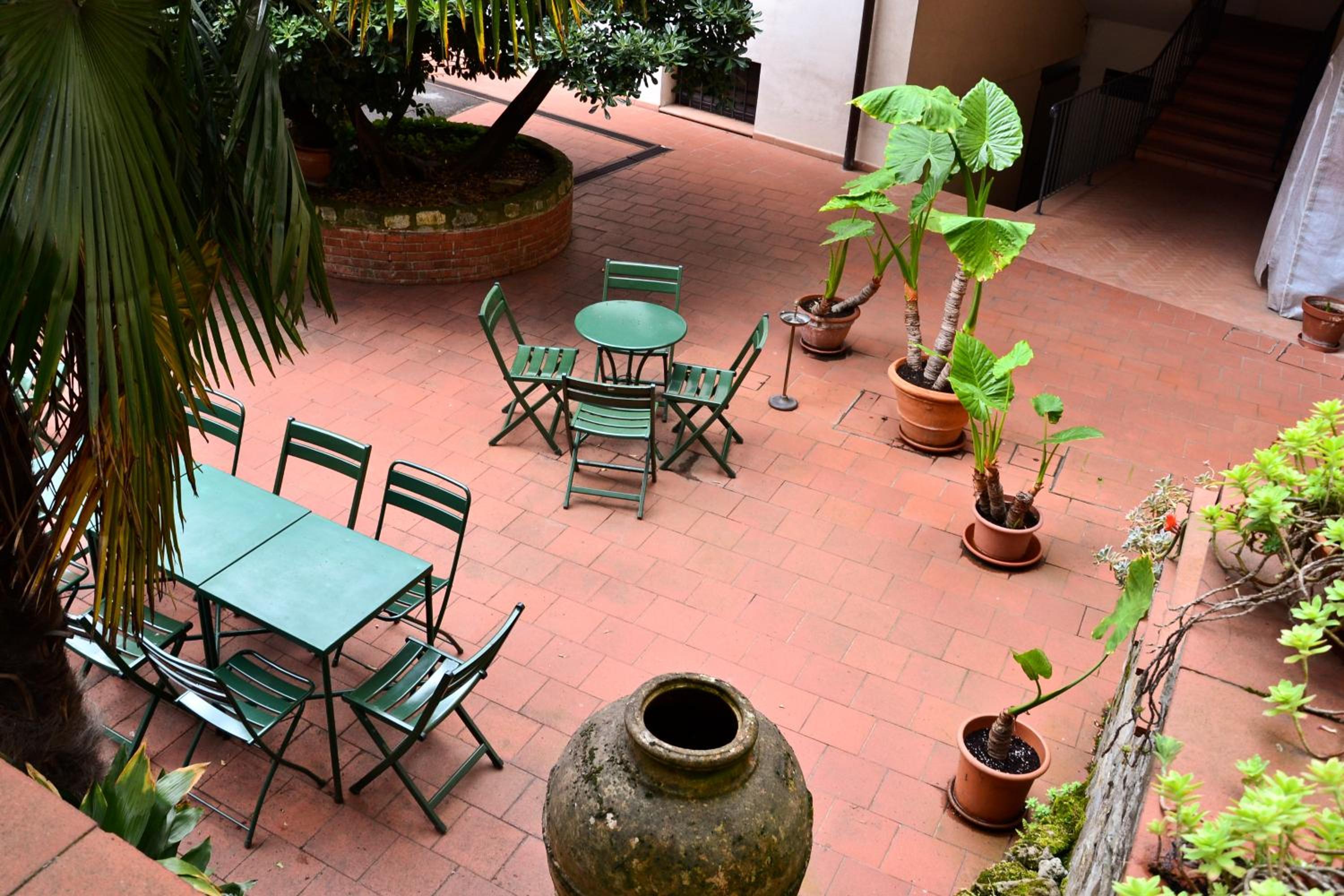 Varios Hotel Arno Bellariva