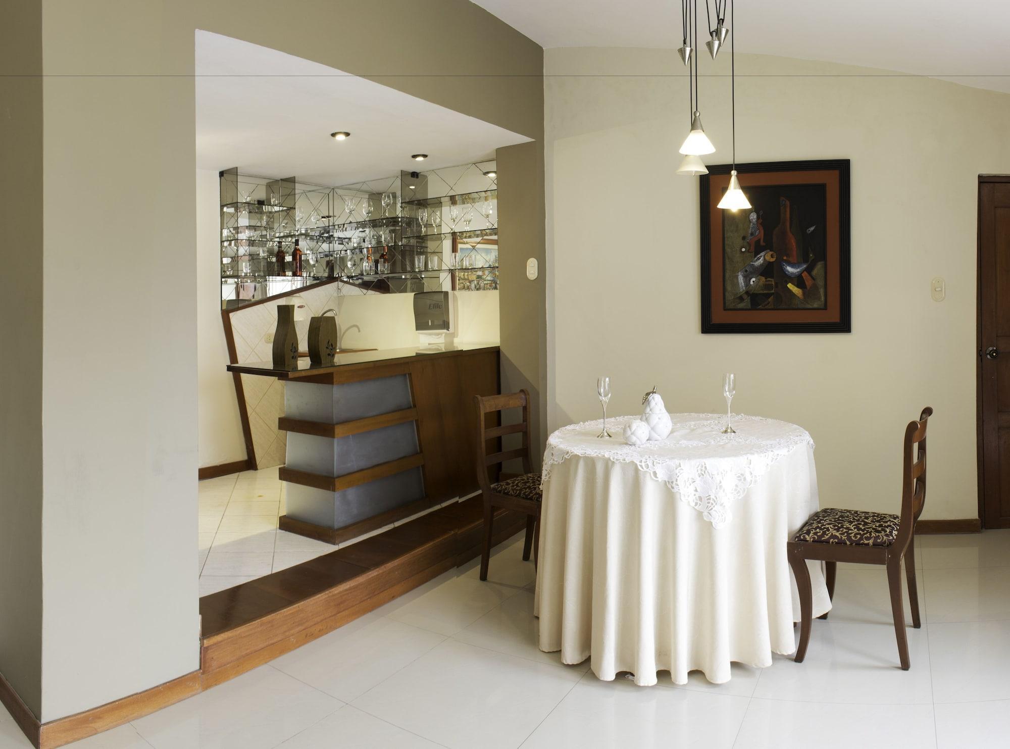 Bar/Salón Hotel Country Trujillo