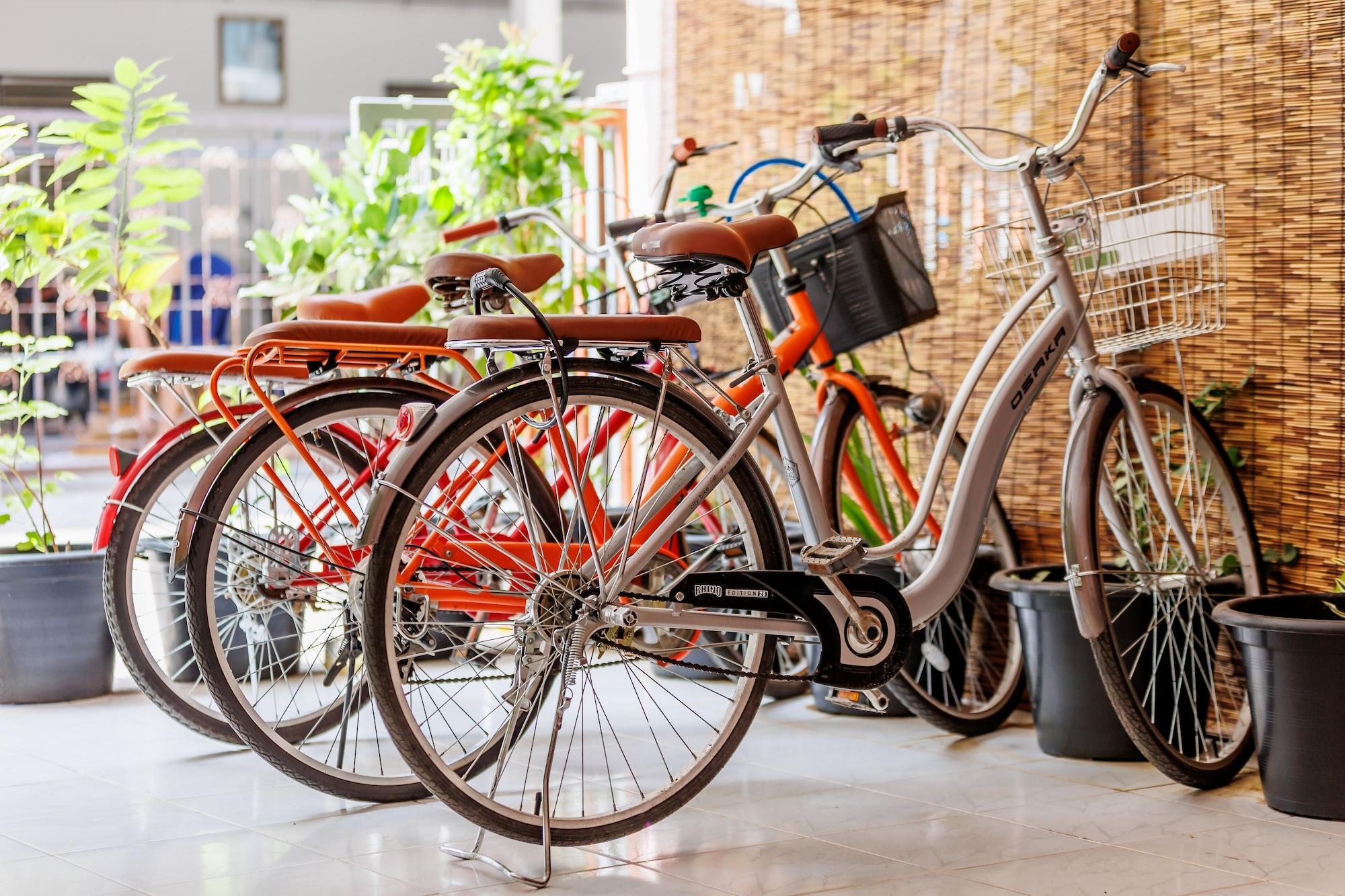 Varios Baan Mee Suk Ayutthaya - Hostel