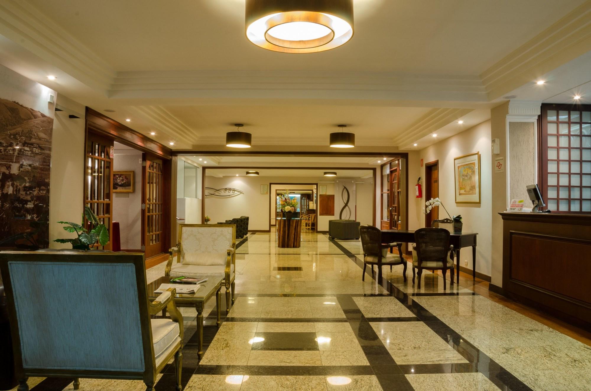 Vista Lobby Home Green Home