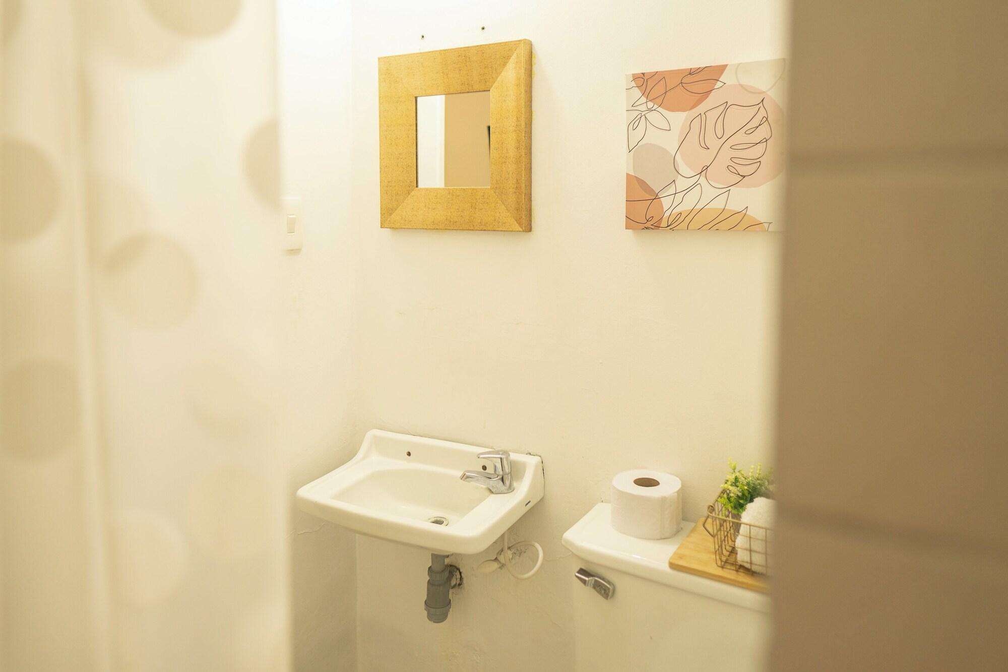 Equipamiento de Habitación Africa house-Casa Hotel Laureles-La70