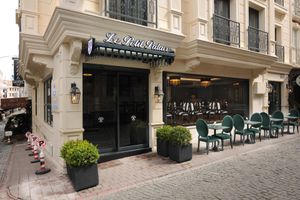 Alojamiento - Le Petit Palace Hotel