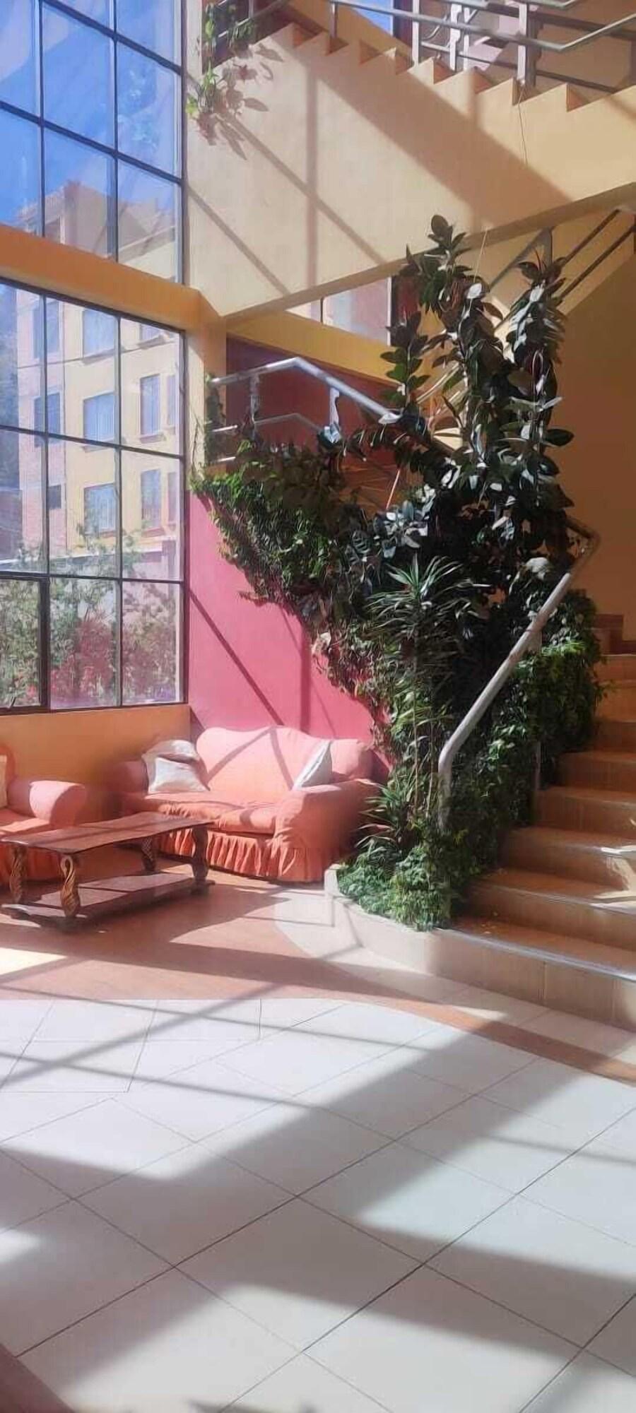 Varios Hotel Perla del Lago