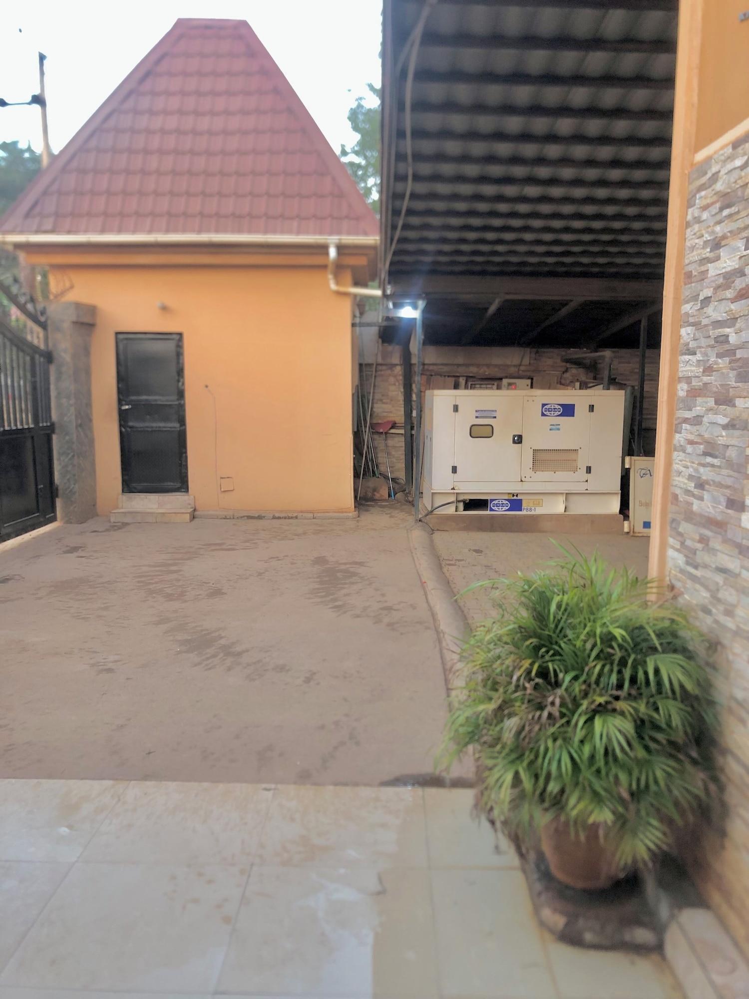 Vista Exterior Tofana hotels and apartments Life camp