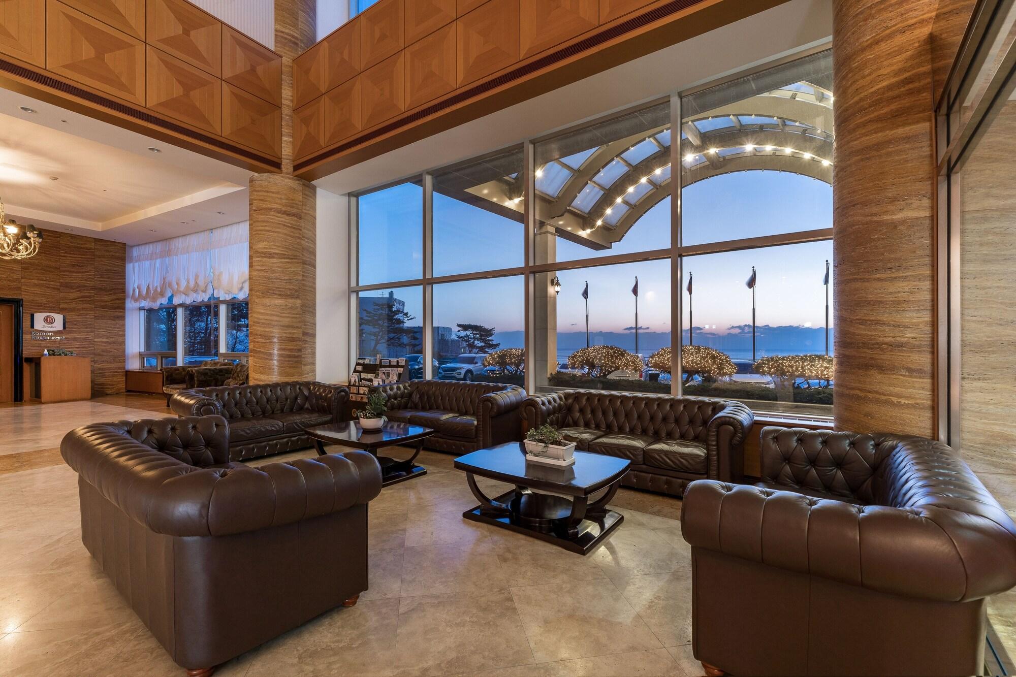 Vista Lobby Hotel Maremons