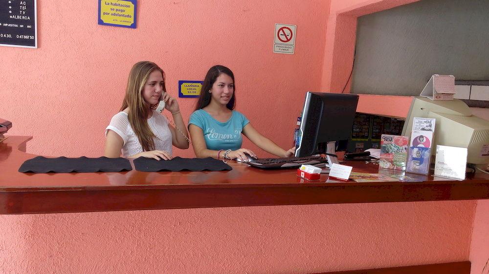 Vista Lobby Plaza Jardin