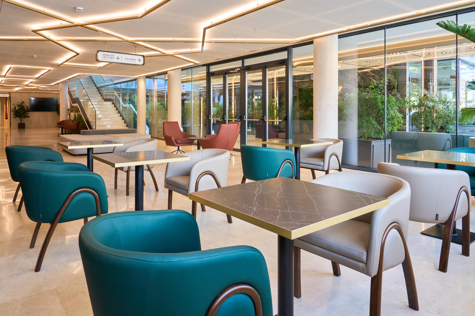 Vista Lobby Hotel Bristol Benidorm