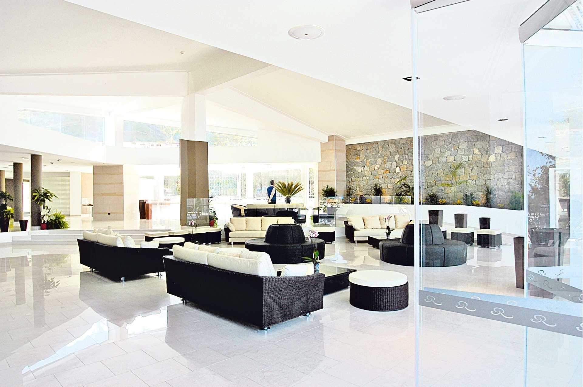 Vista Lobby LABRANDA Rocca Nettuno Tropea