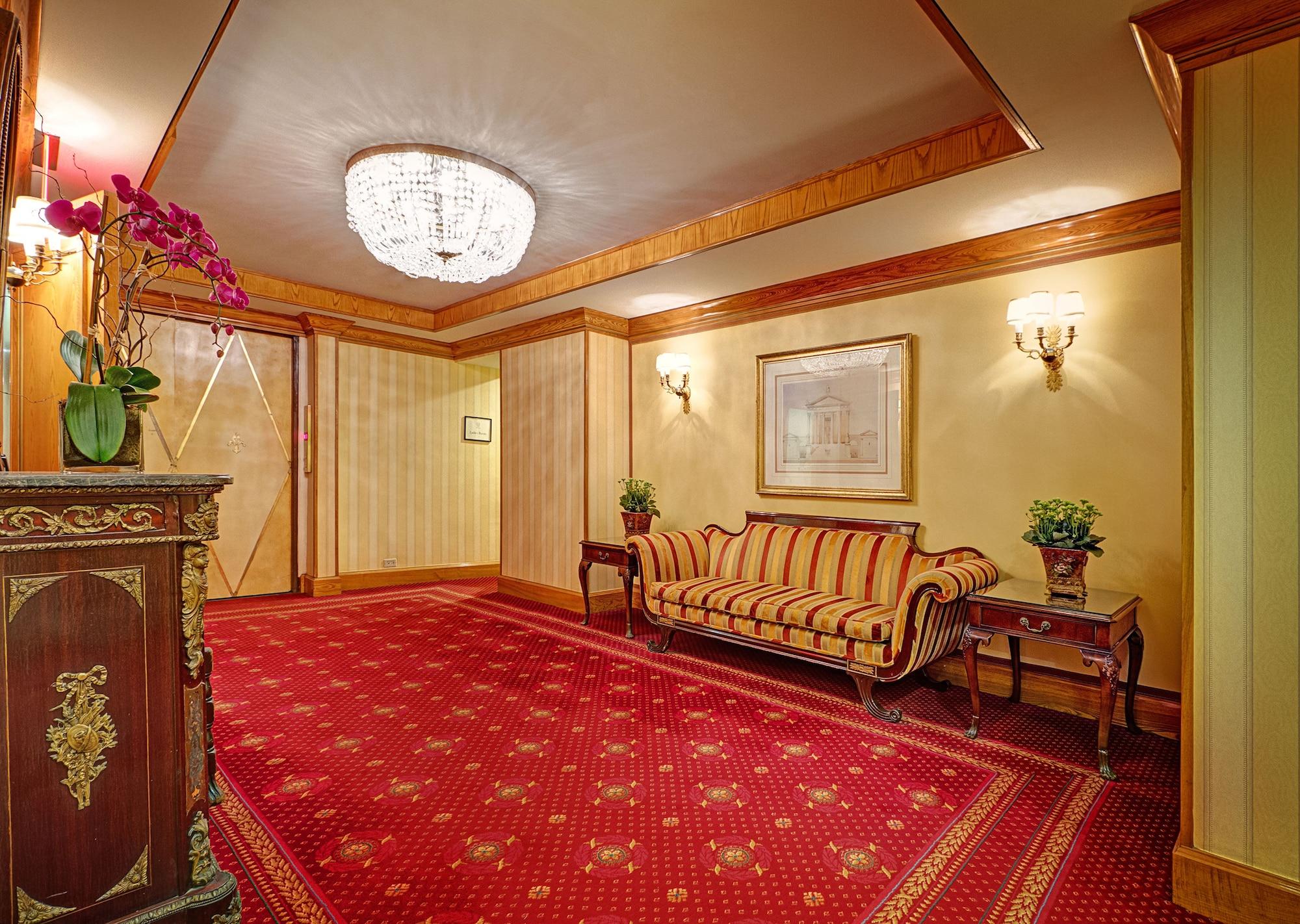 Vista Lobby Hotel Elysee by Library Hotel Collection