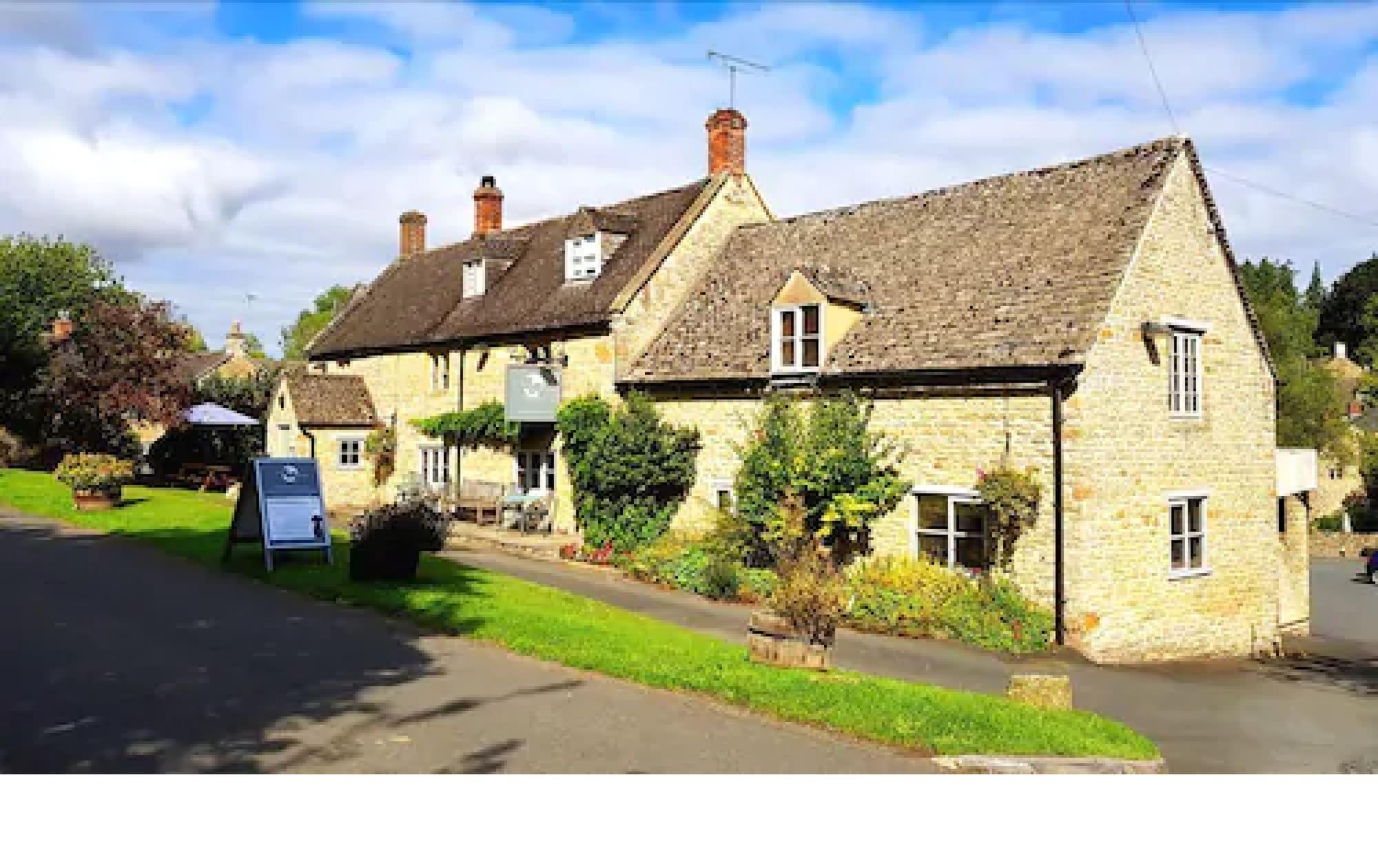 Varios Horse & Groom - Upper Oddington