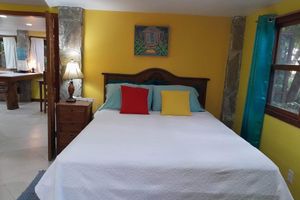 Alquiler Vacacional - Steps from the Beach, Open Plan 1000 Sqft 1 Bed KING Bed A/C INCL.
