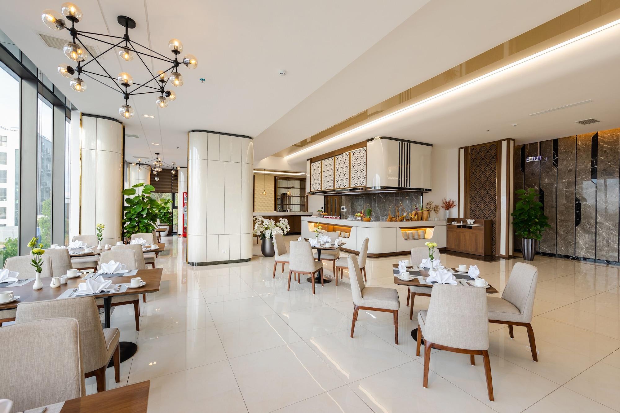 Restaurant Muong Thanh Grand Bai Chay Hotel