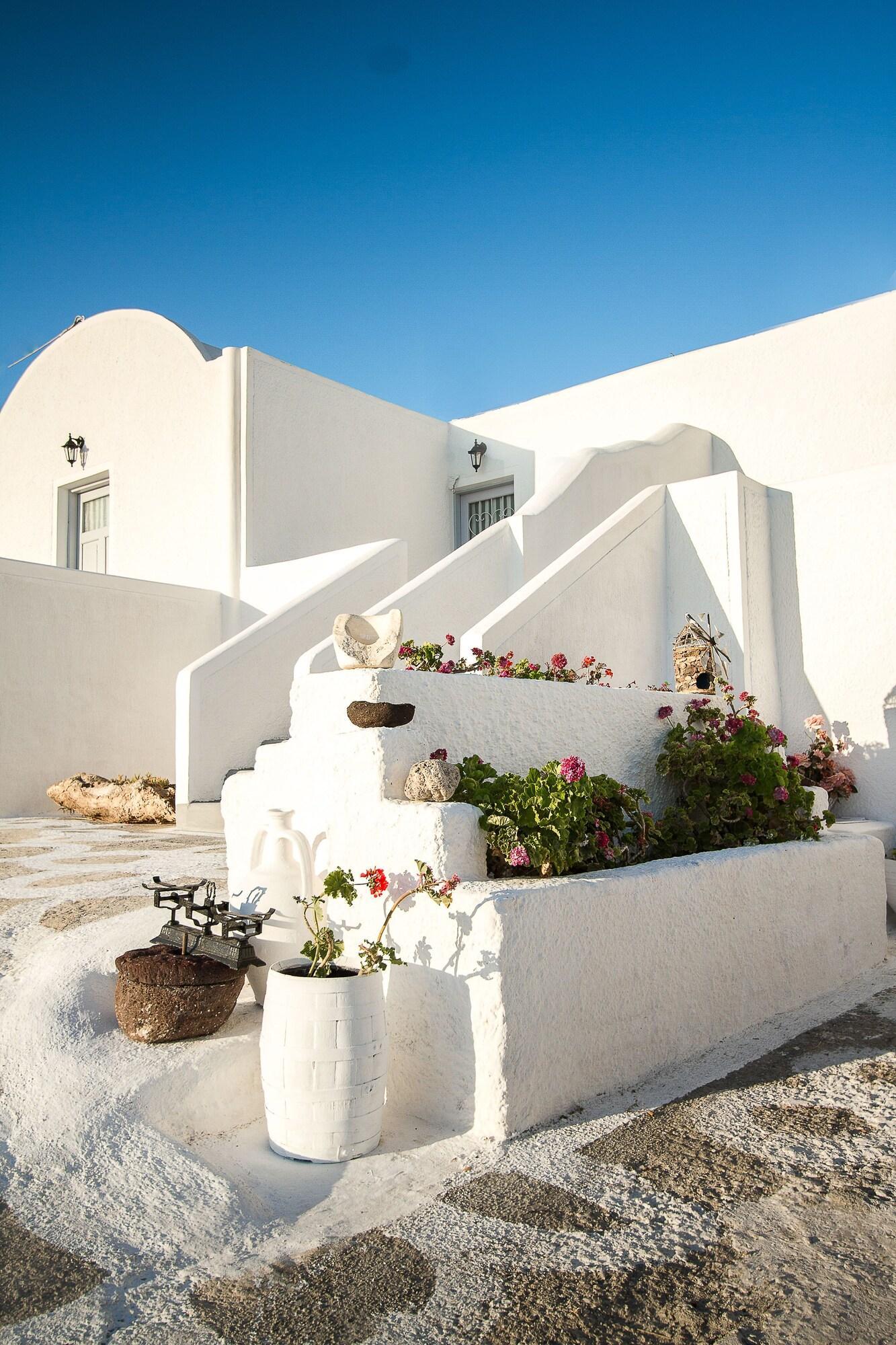 Vista Exterior Villa Iliovasilema Santorini