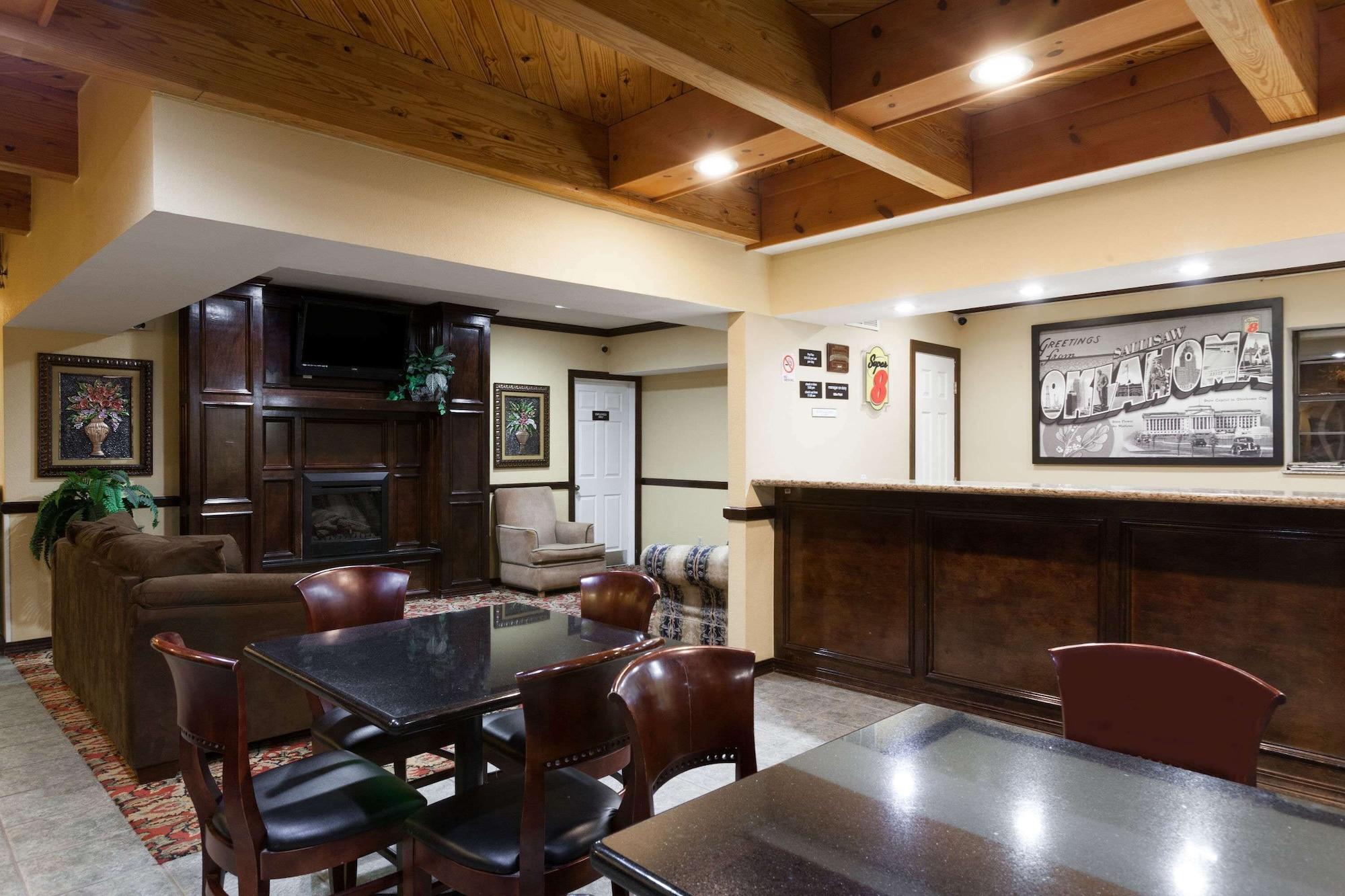 Vista Lobby Super 8 by Wyndham Sallisaw