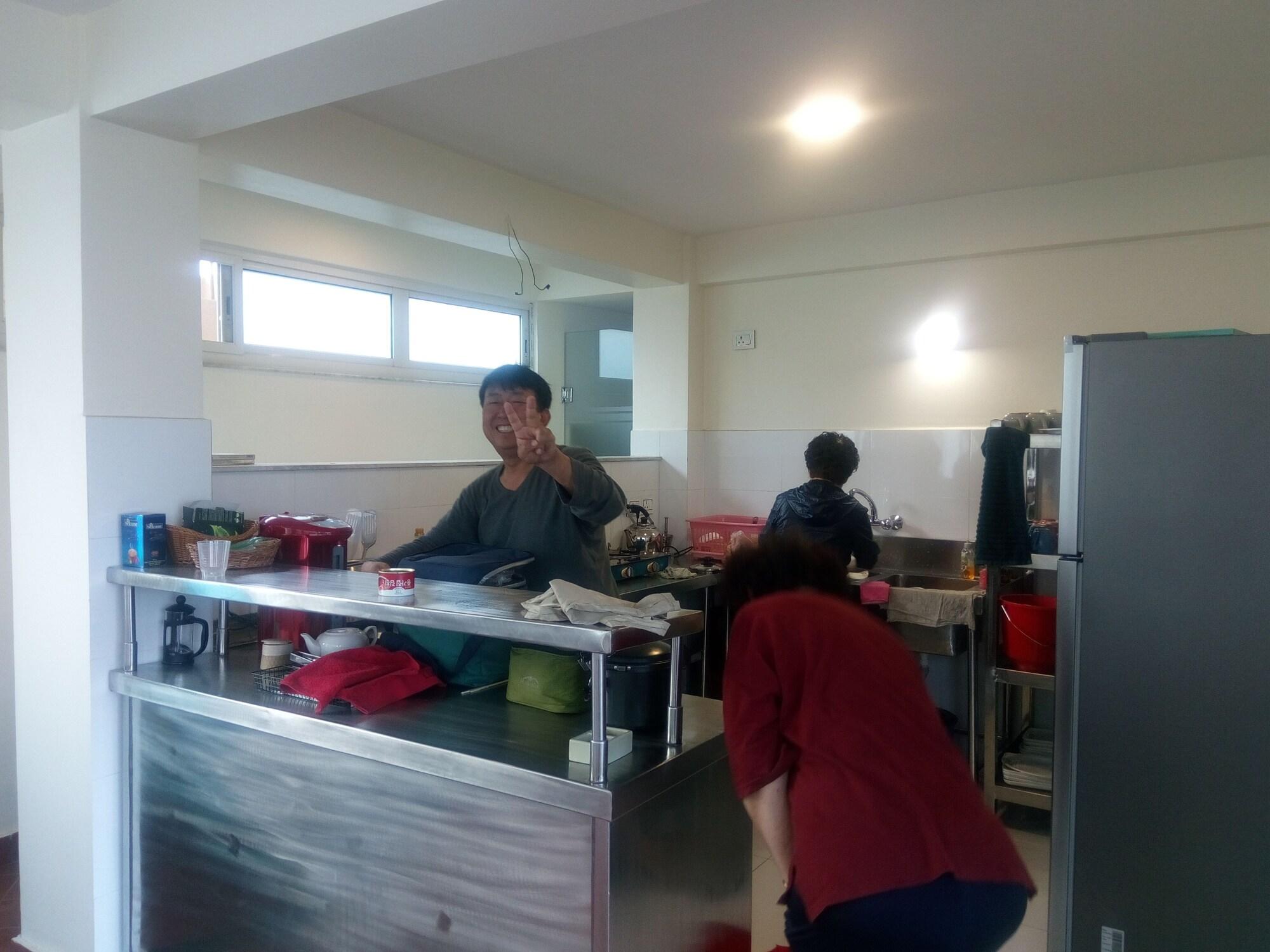 Vista Lobby Tara Art House