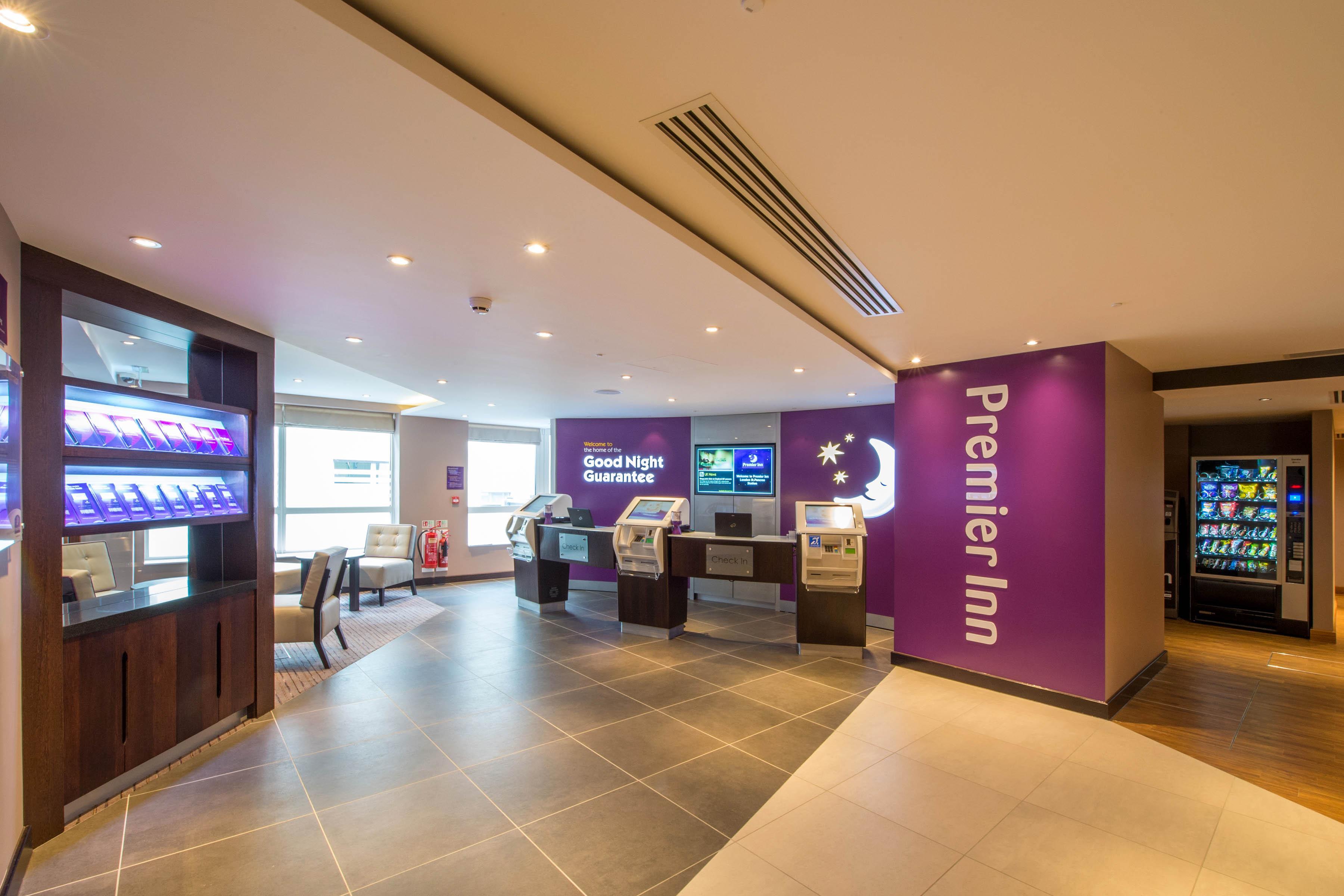 Vista Lobby Premier Inn London St Pancras