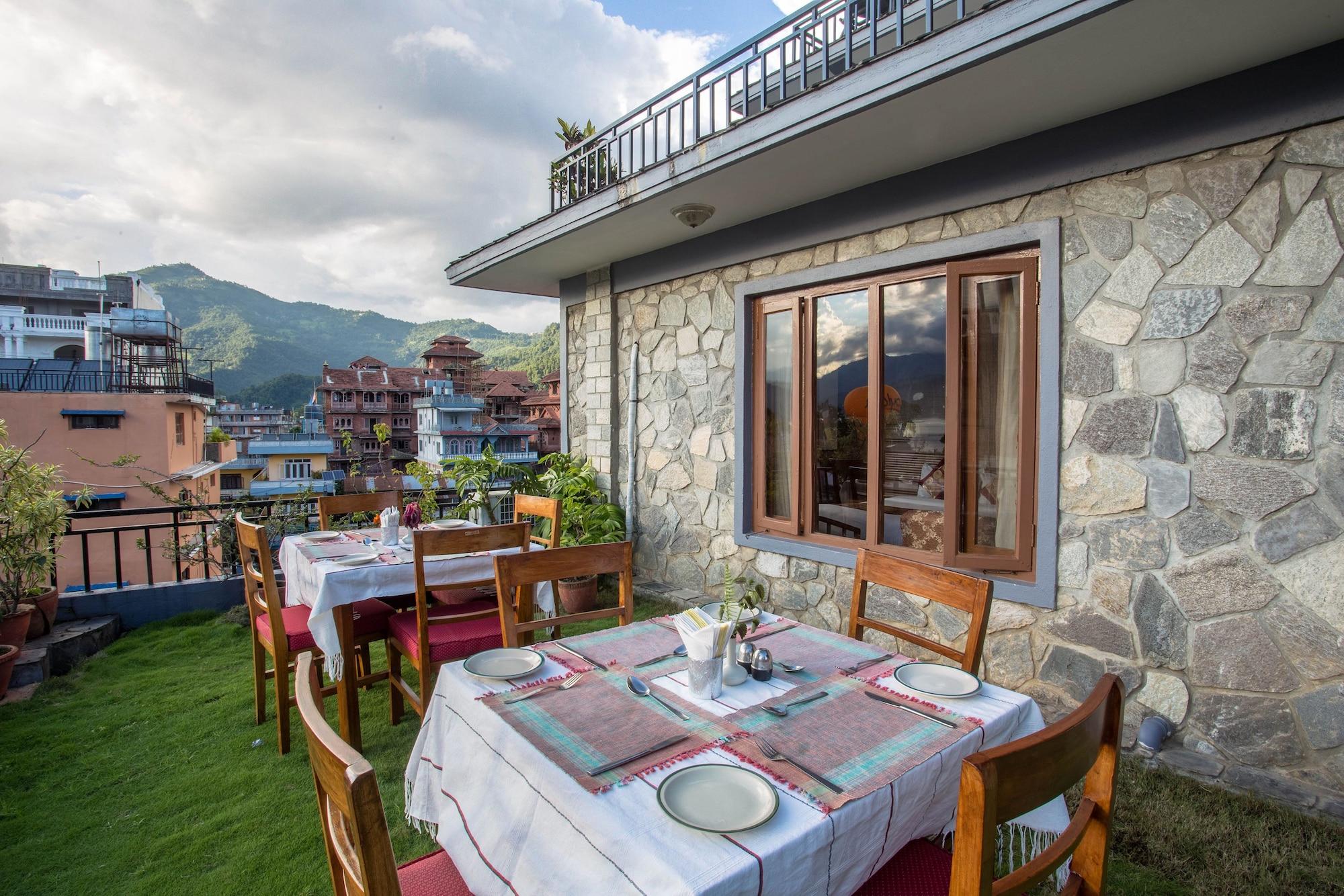 Vista Exterior Hotel Tulsi