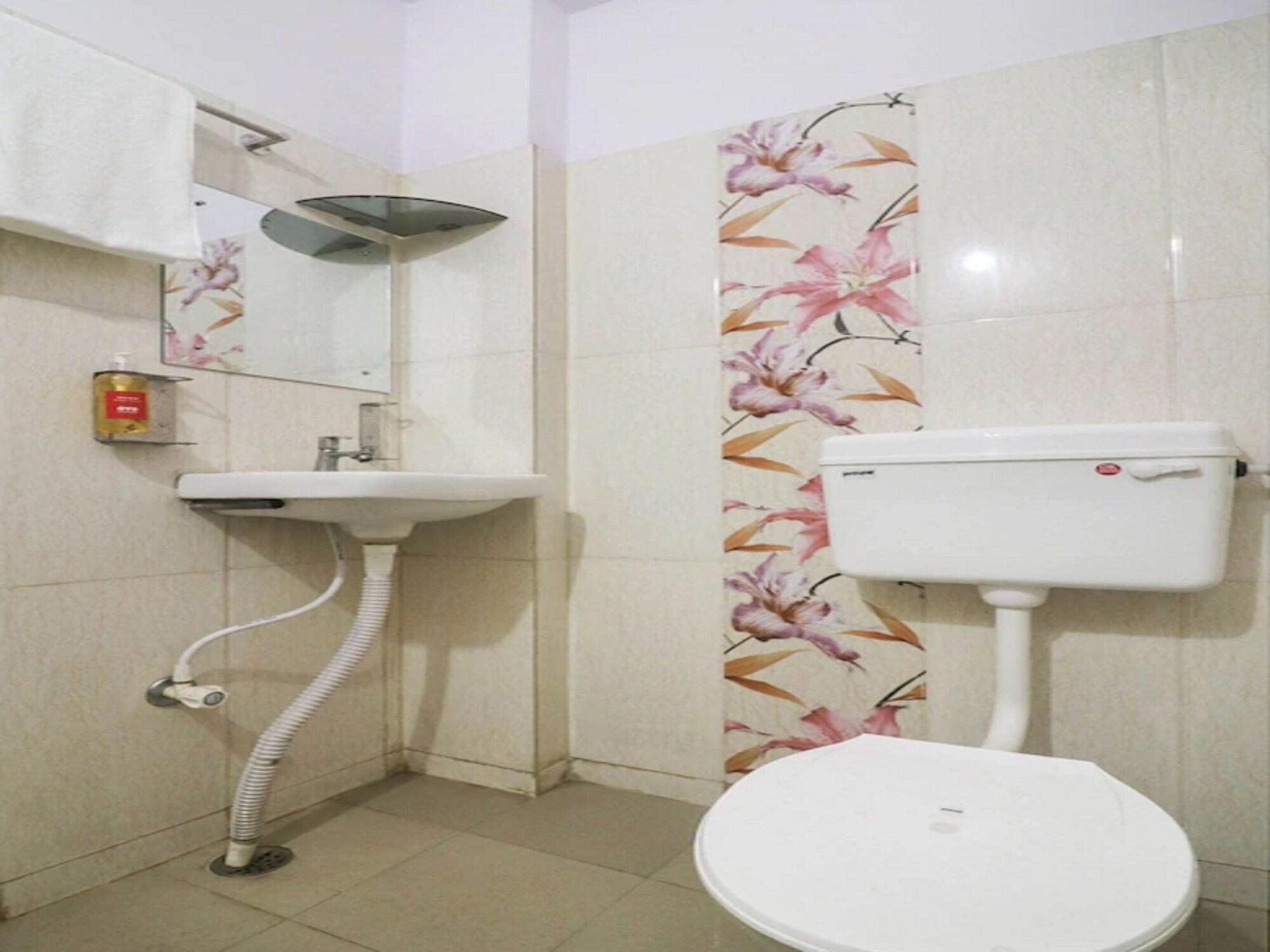 Equipamiento de Habitación Collection O 48156 Subhash Colony