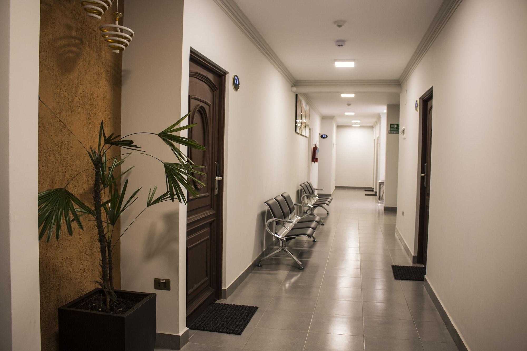 Varios Hotel Pairumani