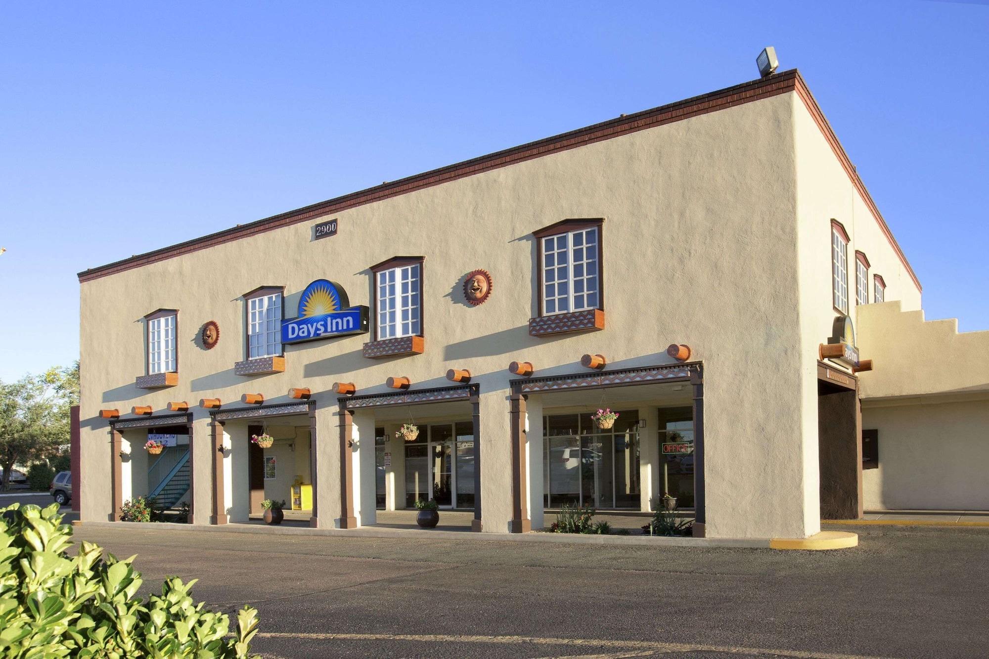 Vista Exterior Days Inn by Wyndham Santa Fe New Mexico