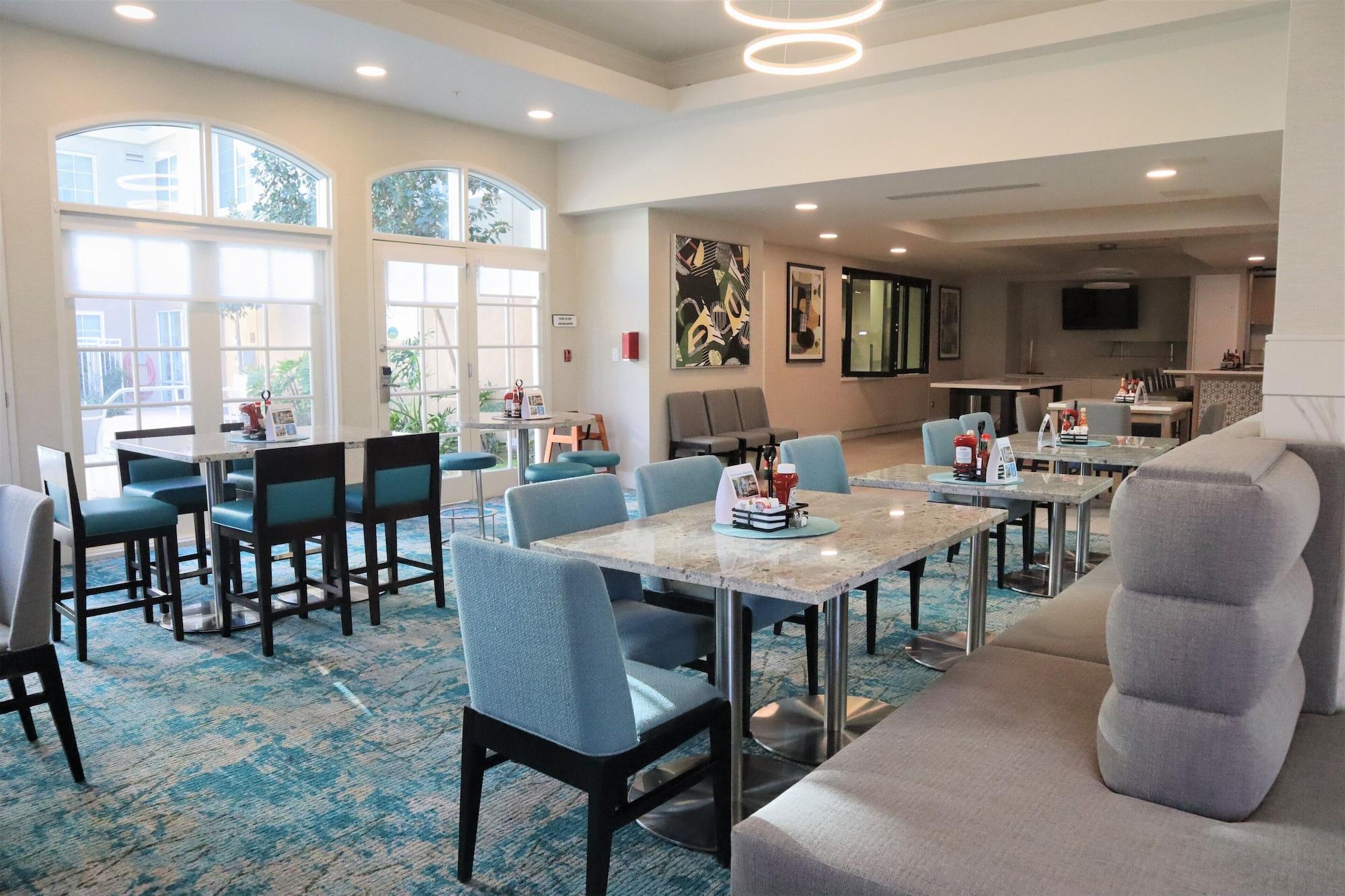 Restaurant Hilton Garden Inn Calabasas