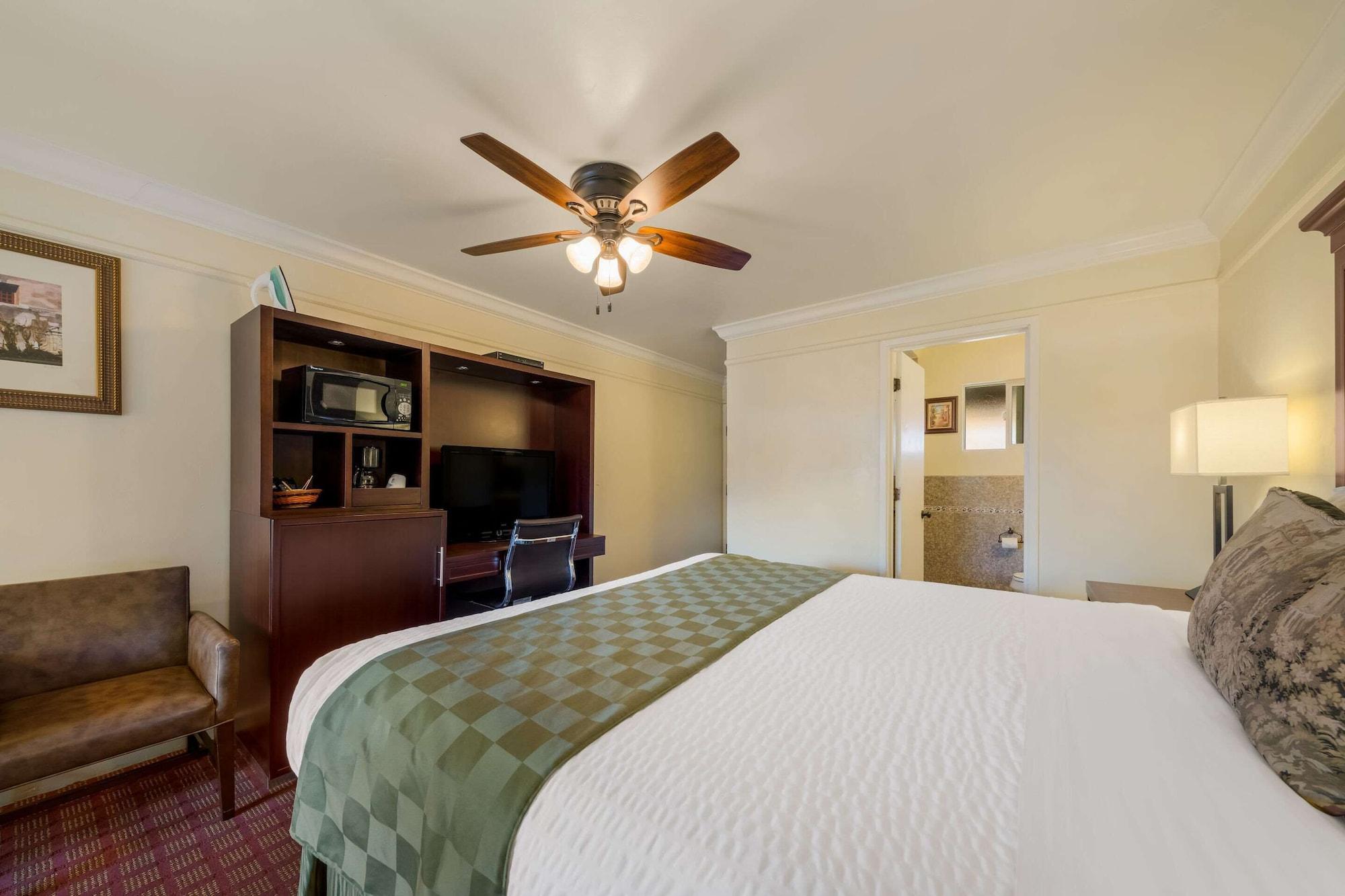 Habitación Clarion Collection Carmel Oaks Inn