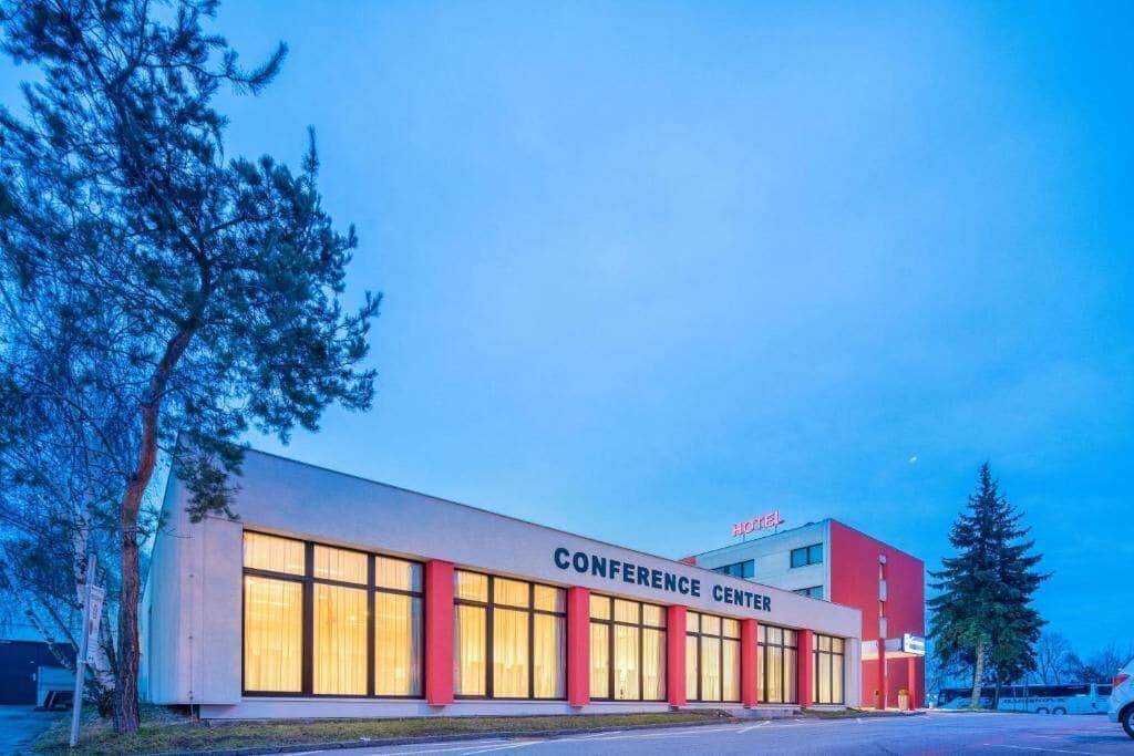 Vista Exterior SLEEEP Hotel Vösendorf