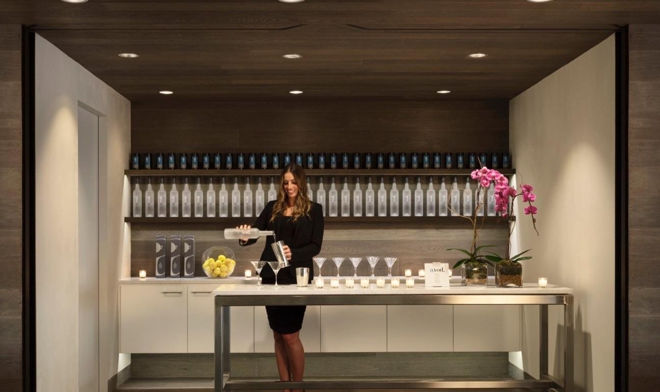Bar/Salón AKA Beverly Hills
