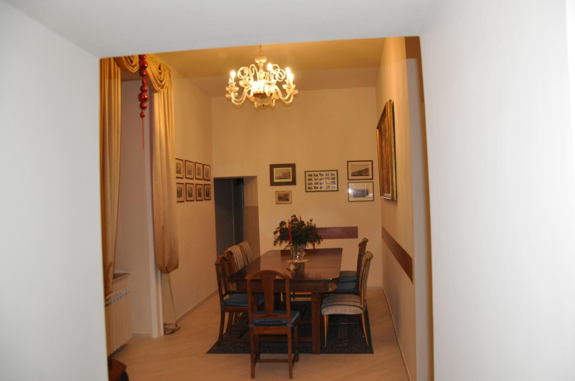 Vista Lobby Domus Borbonica