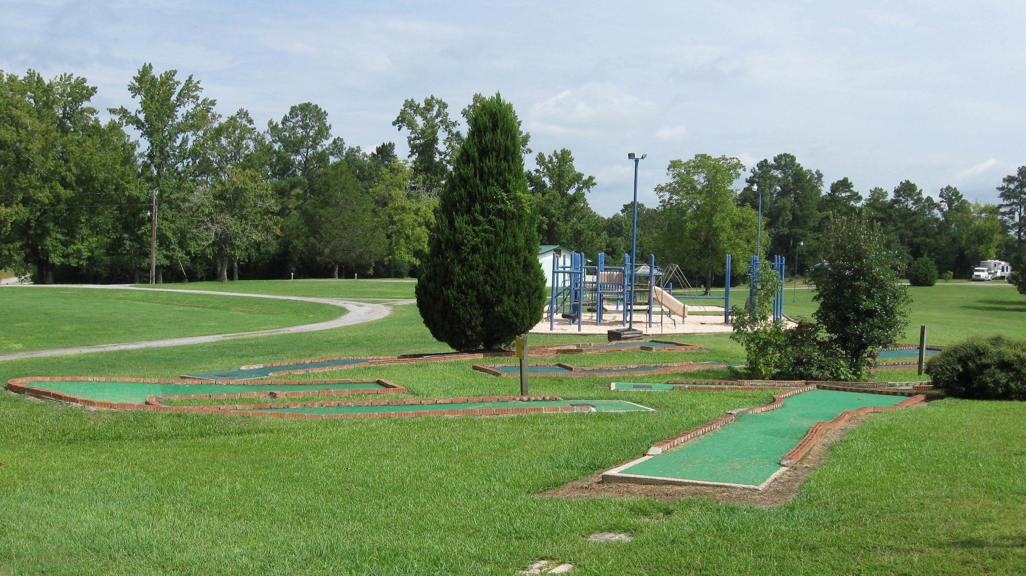 Campo de Golf Hidden Cove RV Resort