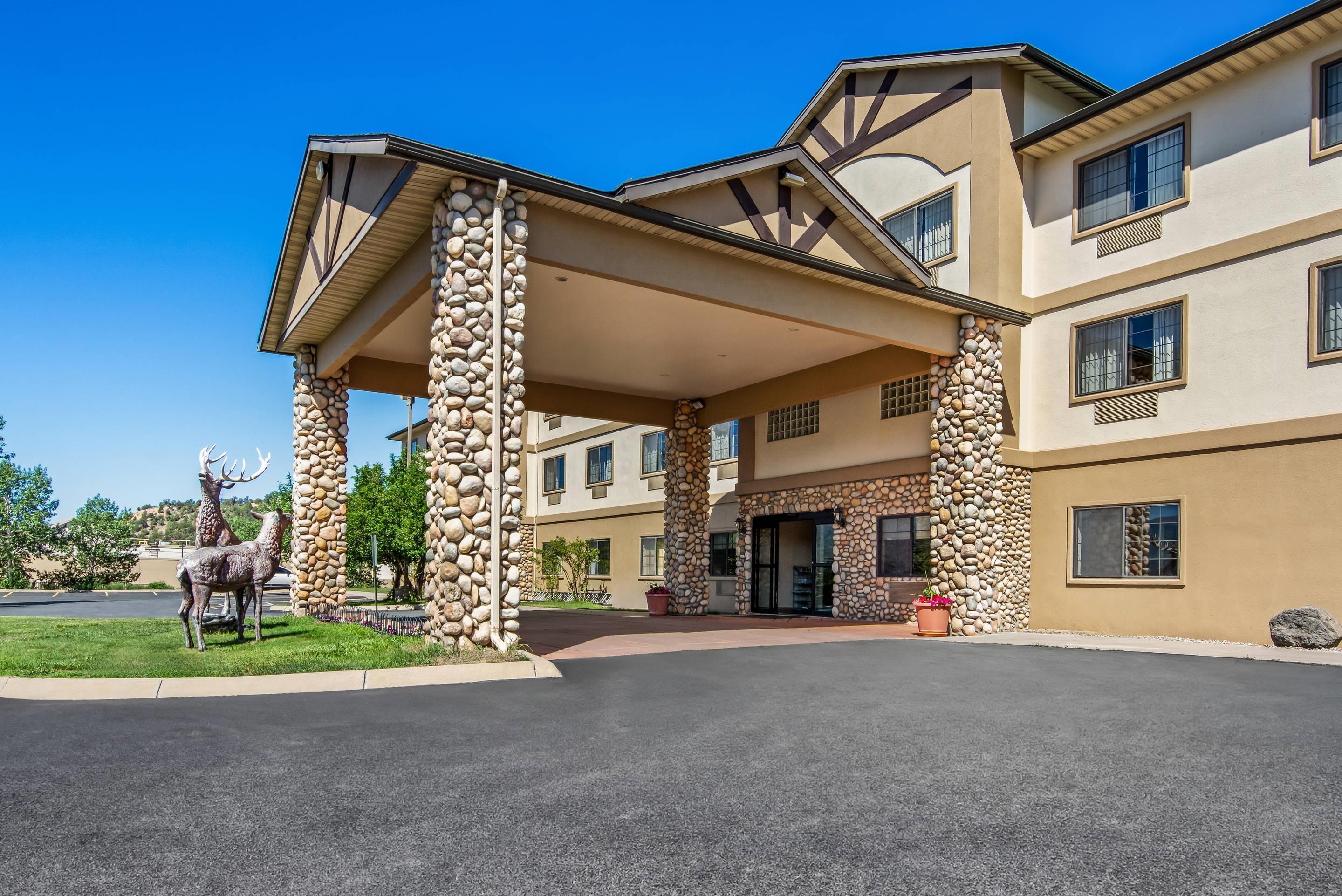 Vista Exterior Quality Inn & Suites Vail Valley