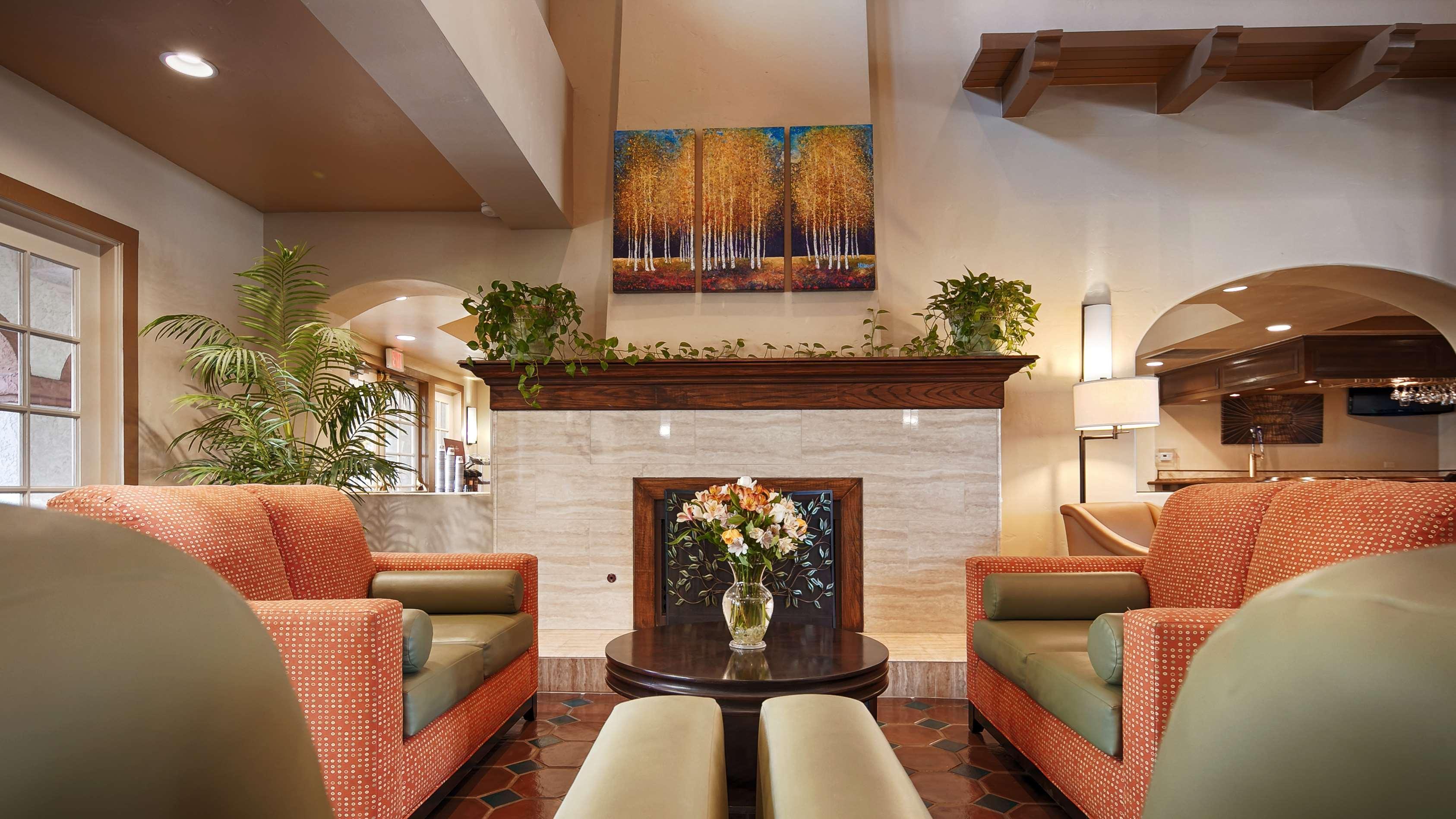Vista Lobby Best Western San Dimas Hotel & Suites