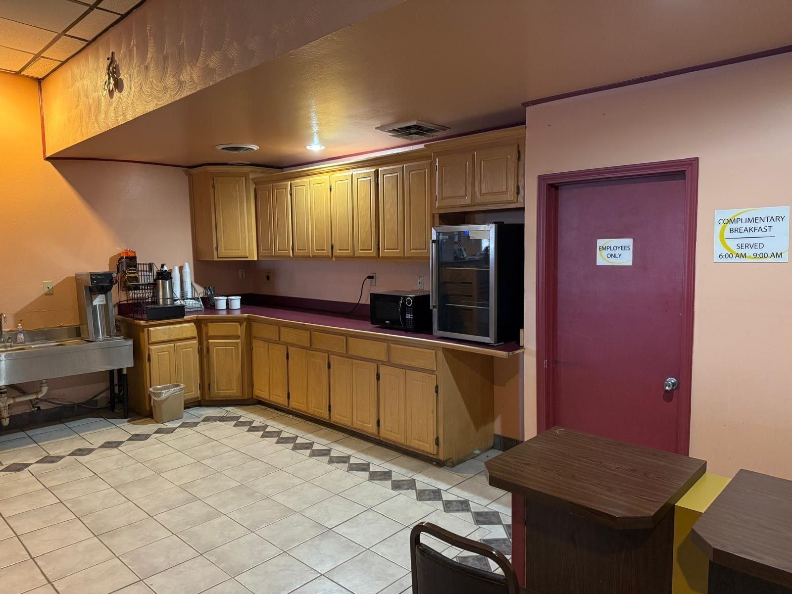 Restaurant Castle Inn & Suites by OYO Lawton