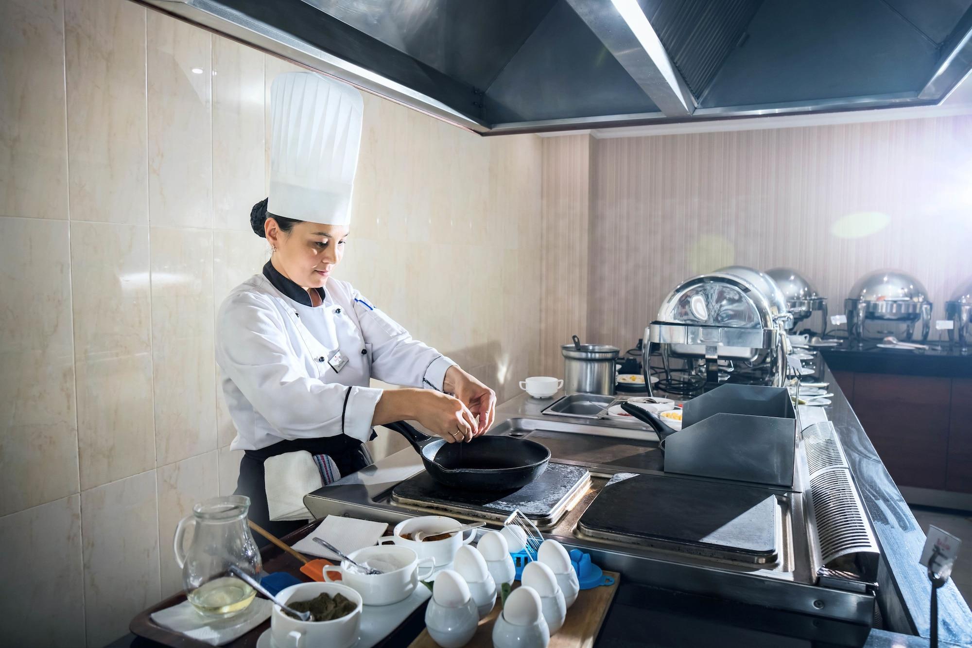 Restaurant Ramada by Wyndham Almaty