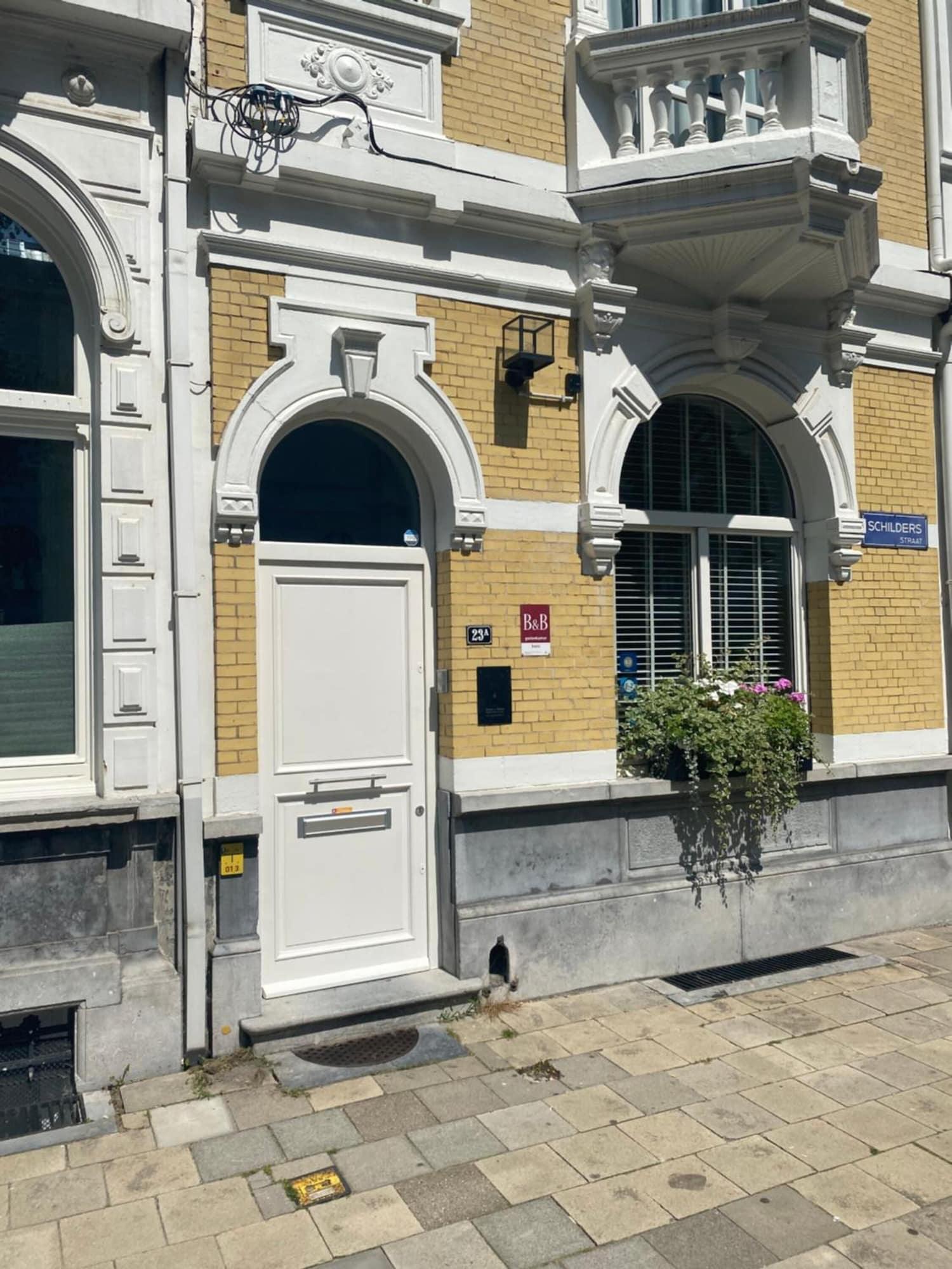 Vista Exterior Museum Suites