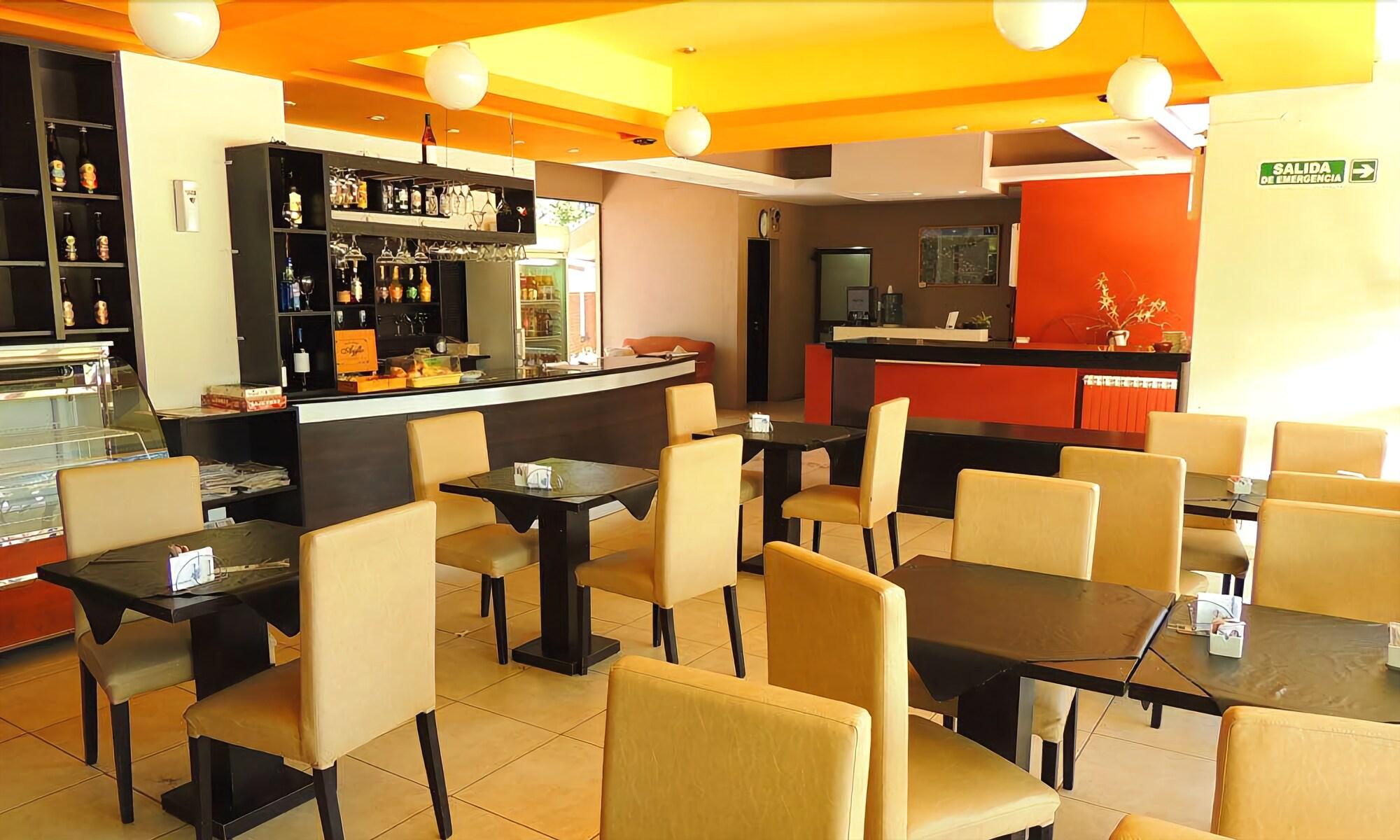 Bar/Salón Hotel Mundial
