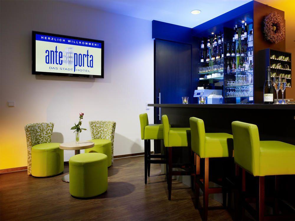 Bar/Salón ante porta Das Stadthotel