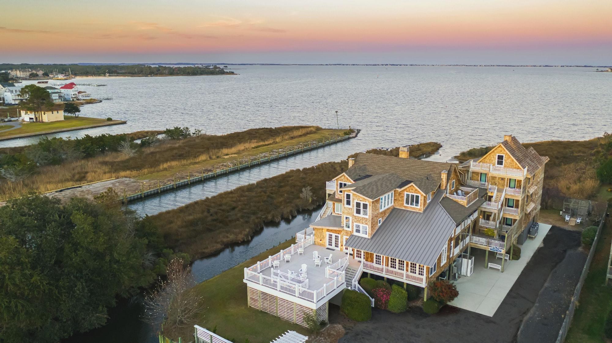 Varios The Burrus House Inn Waterfront Suites