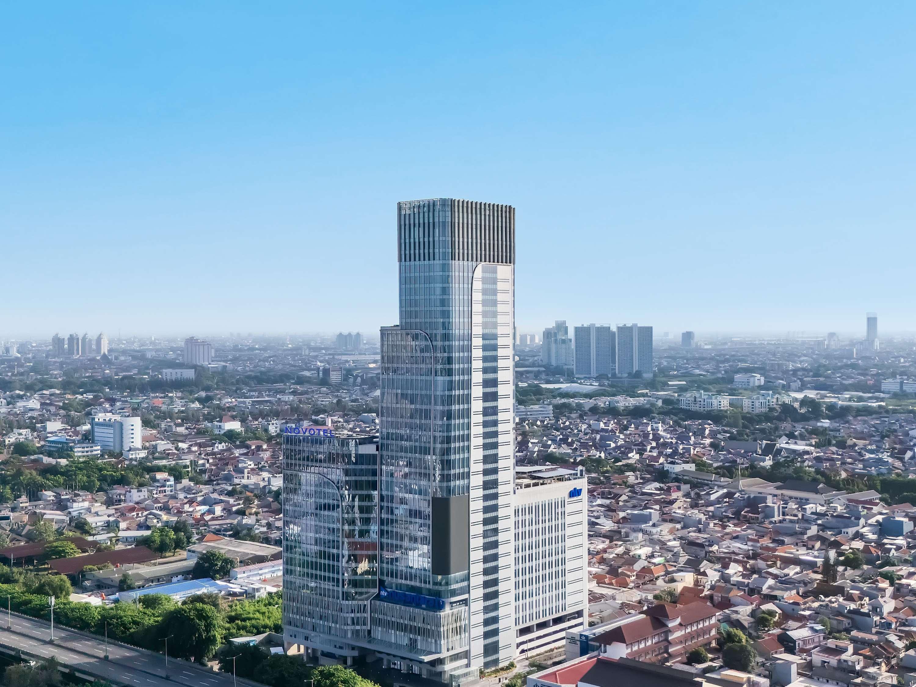 Vista Exterior Novotel Jakarta Pulo Mas