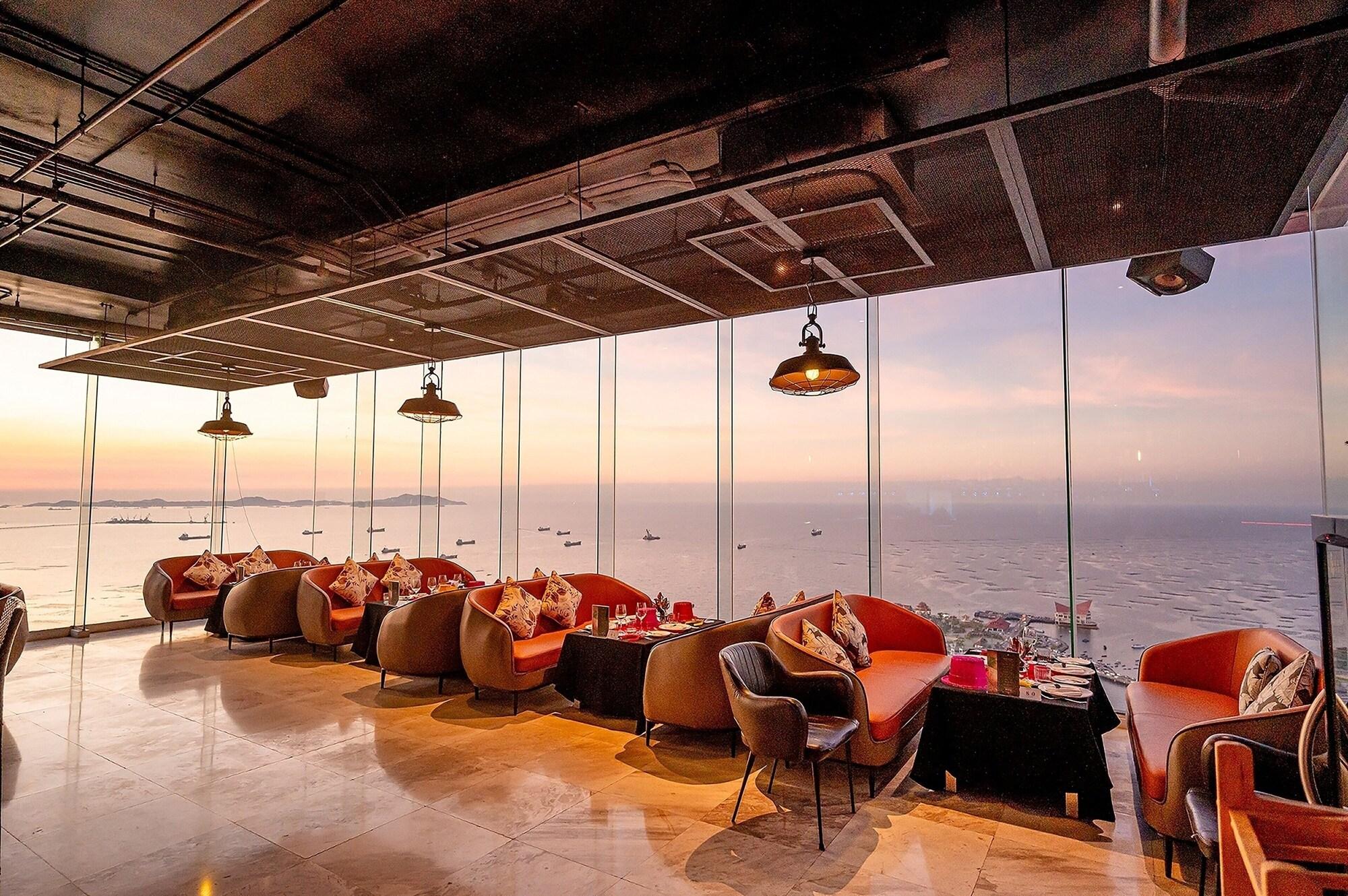 Restaurant Oakwood hotel & Residence Sri Racha