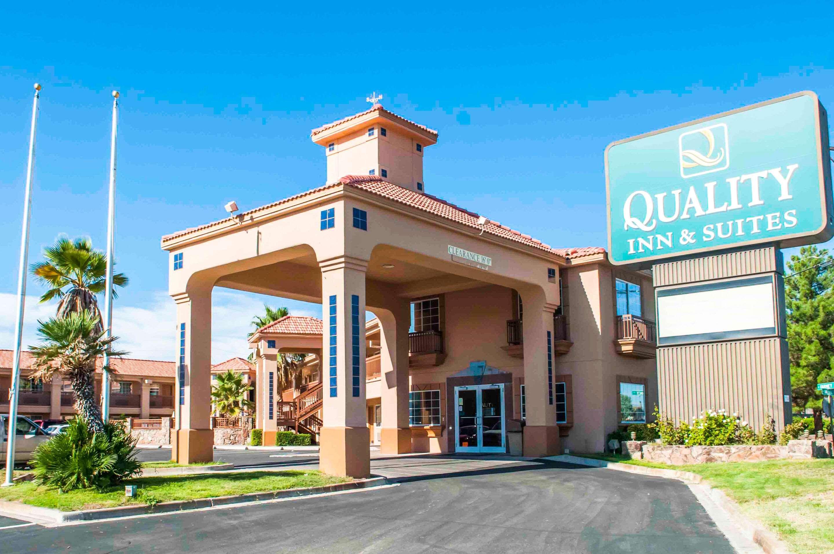 Vista Exterior Quality Inn & Suites Las Cruces - University Area