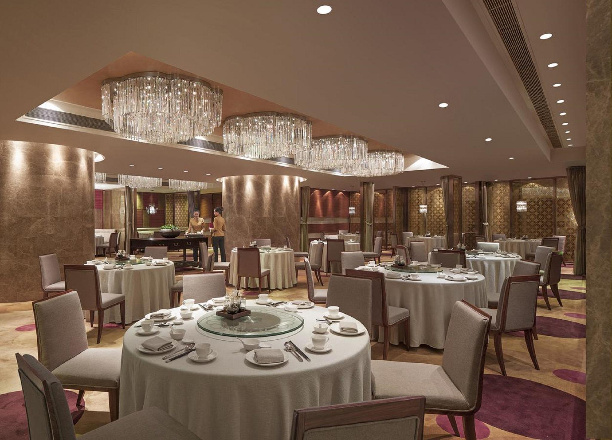 Restaurant New World Dalian Hotel